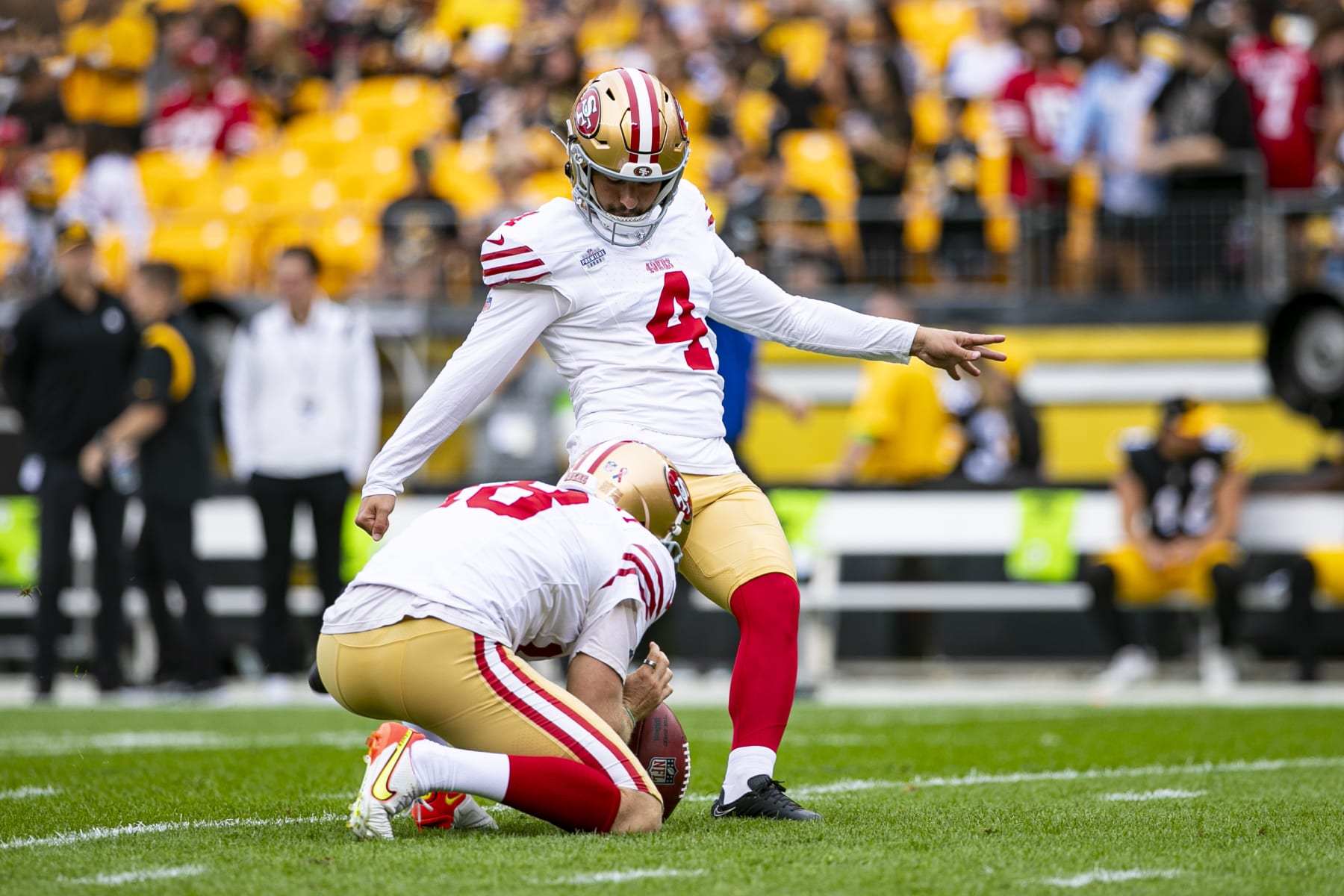 PITTSBURGH, PA - SEPTEMBER 10: San Francisco 49ers place kicker Jake Moody (4) warms up before the regular season NFL football game between the San Francisco 49ers and the Pittsburgh Steelers on September 10, 2023 at Acrisure Stadium in Pittsburgh, PA. (Photo by Mark Alberti/Icon Sportswire via Getty Images)
