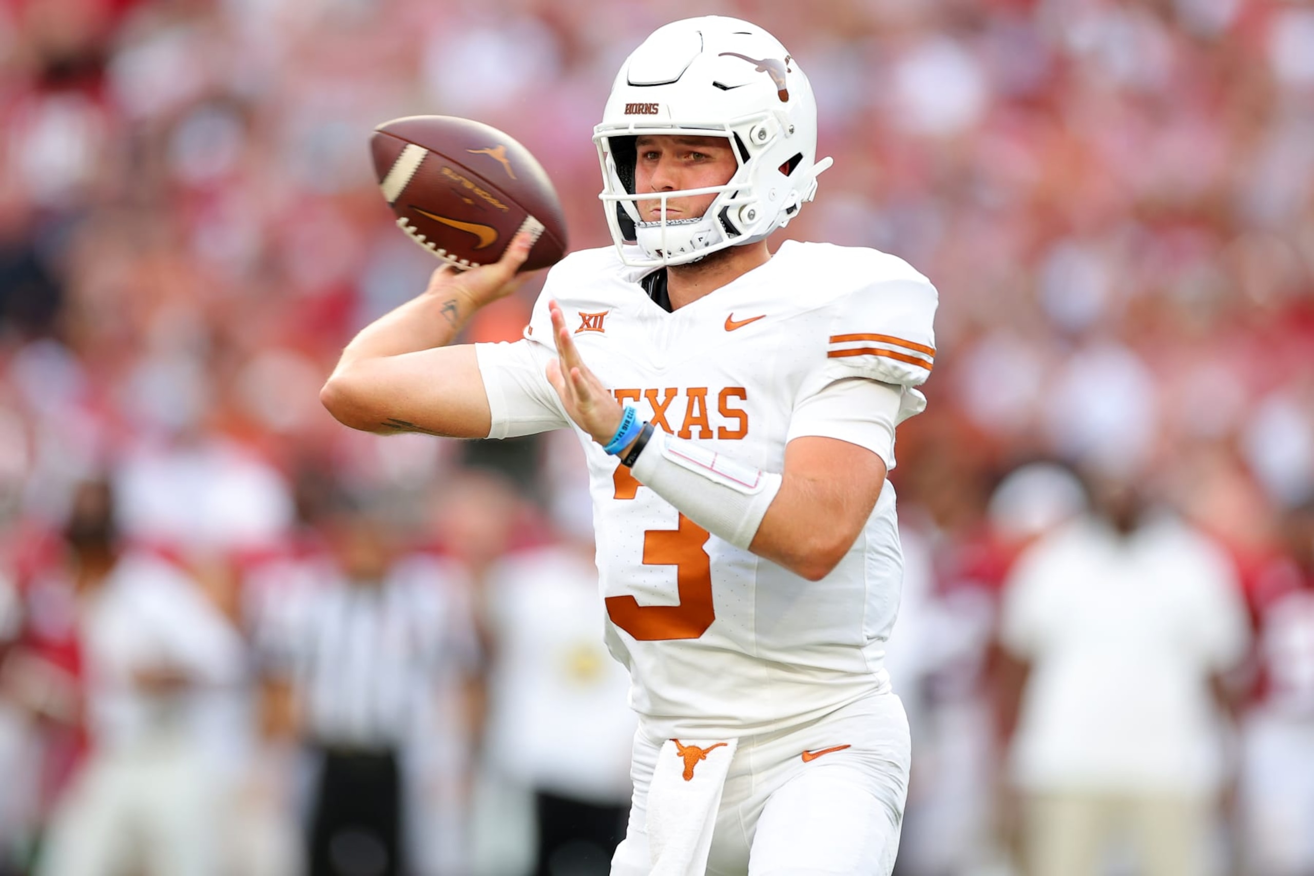 TUSCALOOSA, ALABAMA - SEPTEMBER 09: Quinn Ewers #3 of the Texas Longhorns throws the ball during the first quarter against the Alabama Crimson Tide at Bryant-Denny Stadium on September 09, 2023 in Tuscaloosa, Alabama. (Photo by Kevin C. Cox/Getty Images)