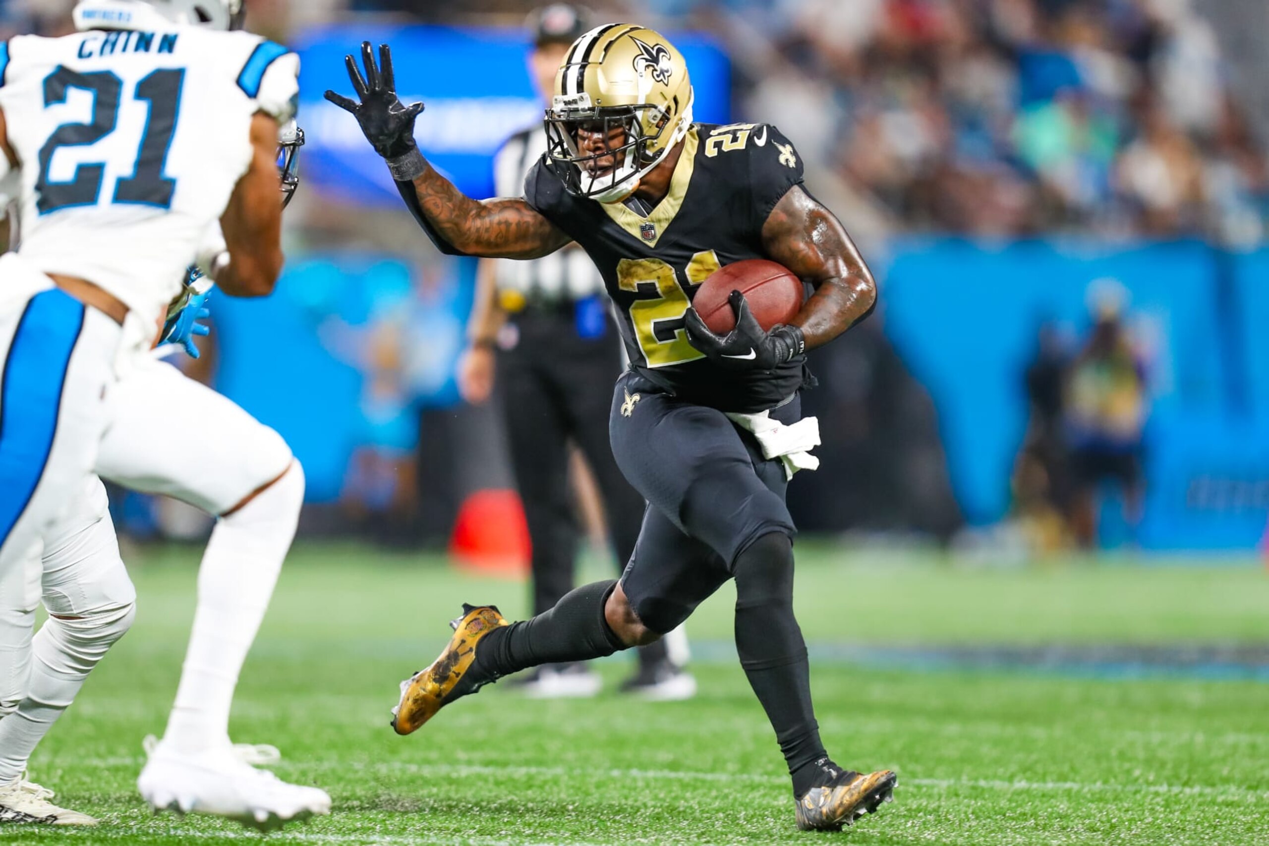 CHARLOTTE, NC - SEPTEMBER 18: Jamaal Williams #21 of the New Orleans Saints runs the ball during a football game against the Carolina Panthers at Bank of America Stadium in Charlotte, North Carolina on Sep 18, 2023.  (Photo by David Jensen/Icon Sportswire via Getty Images)