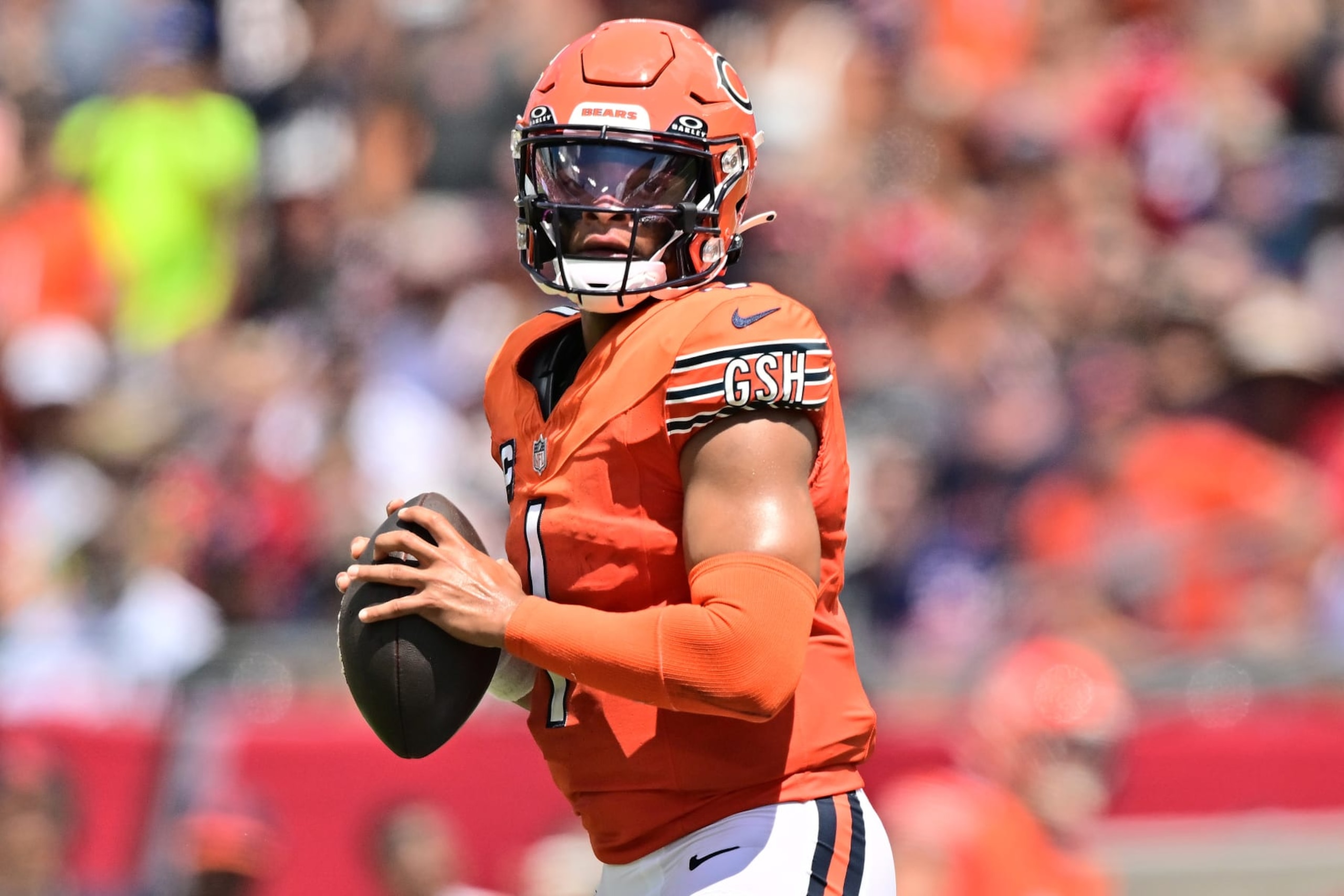 TAMPA, FLORIDA - SEPTEMBER 17: Justin Fields #1 of the Chicago Bears attempts a pass during the second quarter against the Tampa Bay Buccaneers at Raymond James Stadium on September 17, 2023 in Tampa, Florida. (Photo by Julio Aguilar/Getty Images)