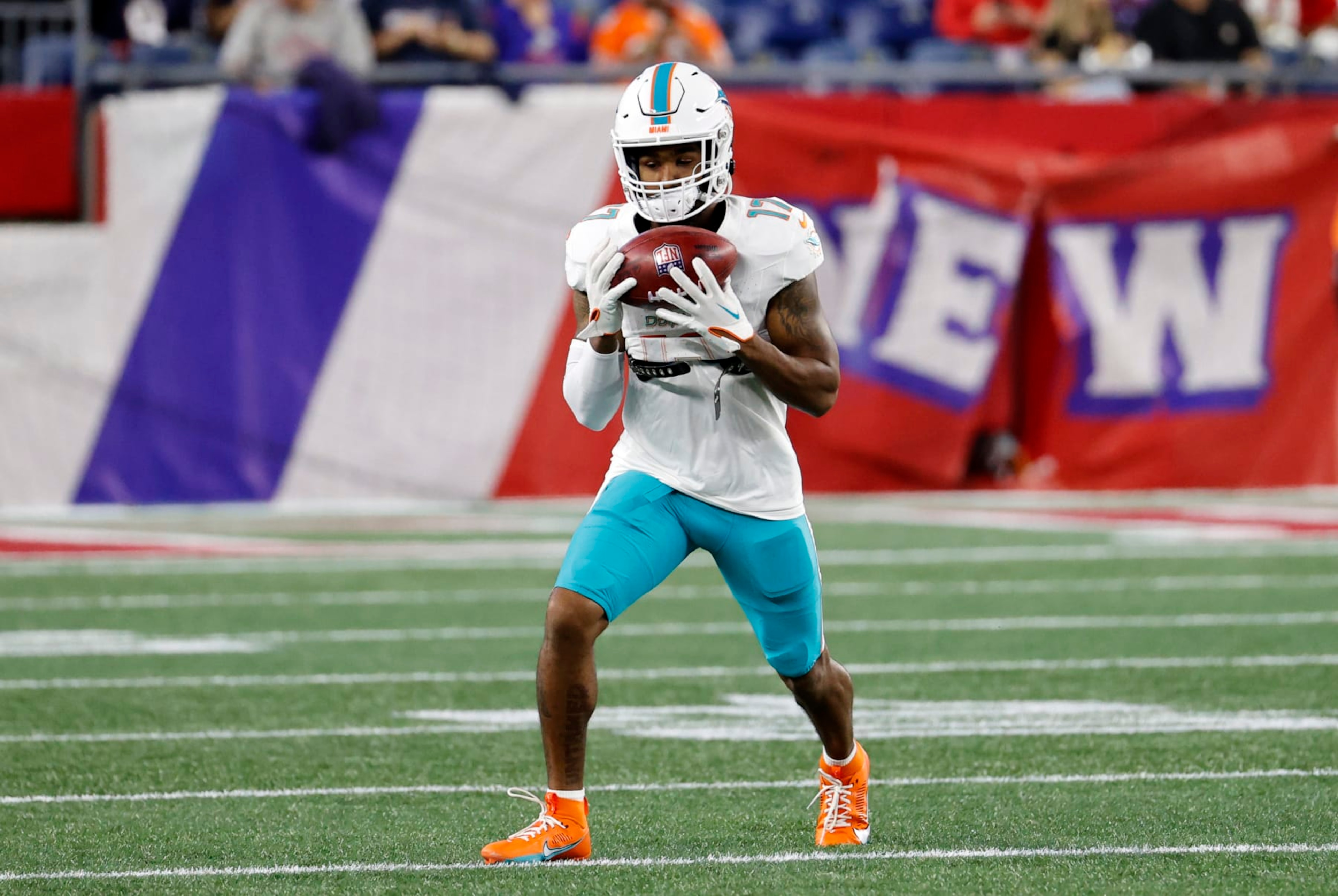 Dolphins wide receiver Jaylen Waddle Dolphins wide receiver Jaylen Waddle