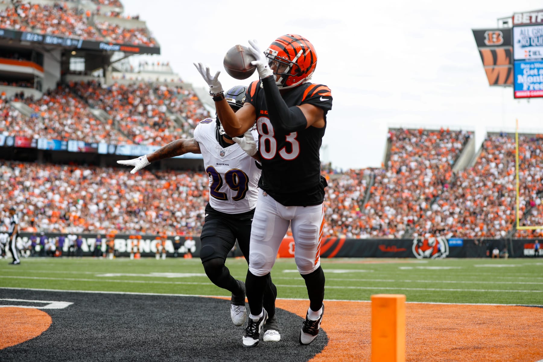 CINCINNATI, OH - SEPTEMBER 17: Cincinnati Bengals wide receiver Tyler Boyd (83) attempts to catch the ball during the game against the Baltimore Ravens and the Cincinnati Bengals on September 17, 2023, at Paycor Stadium in Cincinnati, OH. (Photo by Ian Johnson/Icon Sportswire via Getty Images