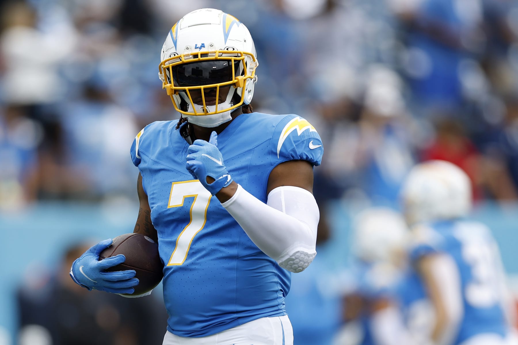 NASHVILLE, TENNESSEE - SEPTEMBER 17: Gerald Everett #7 of the Los Angeles Chargers warms up prior to a game against the Tennessee Titans at Nissan Stadium on September 17, 2023 in Nashville, Tennessee. (Photo by Wesley Hitt/Getty Images)