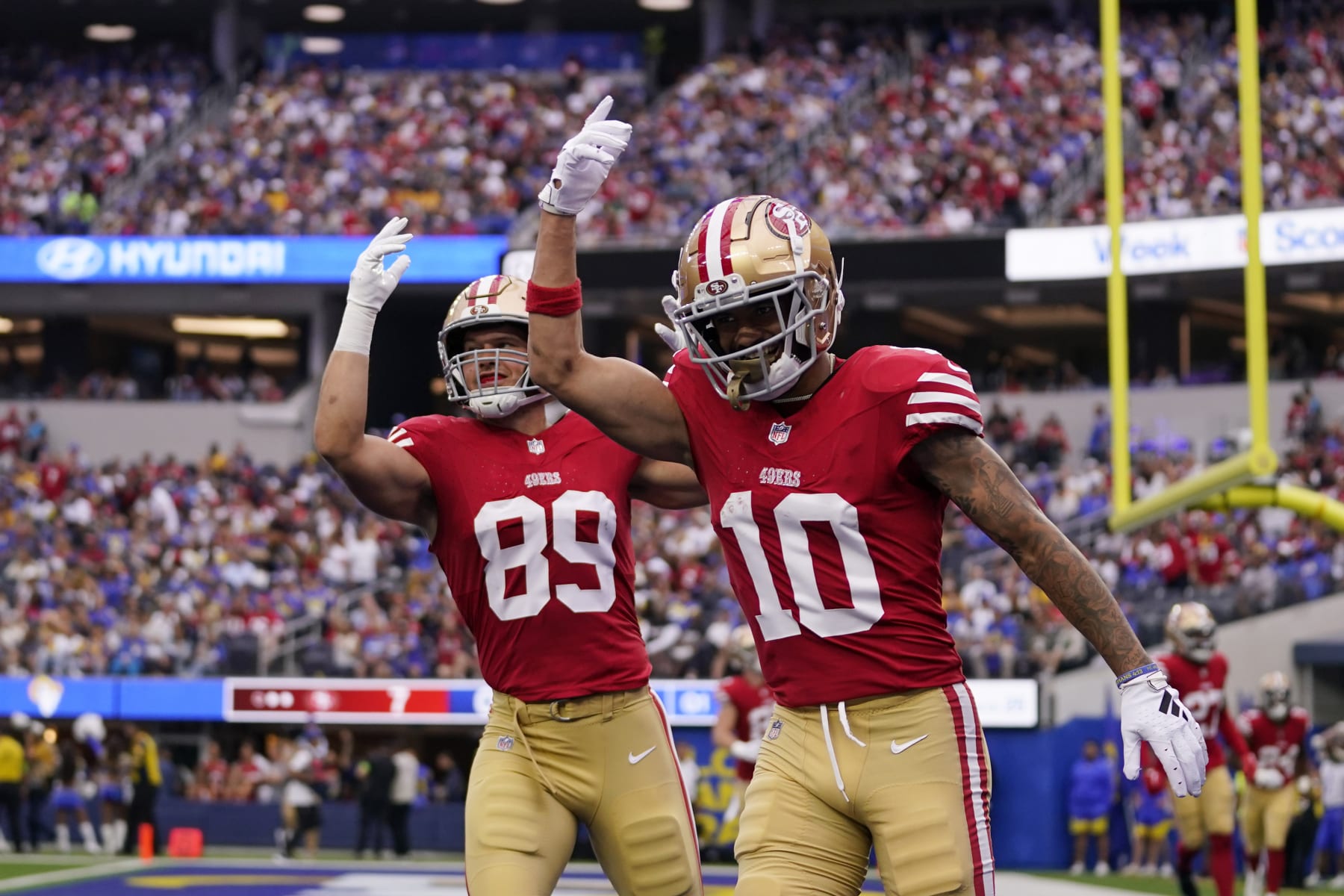 49ers TE Charlie Woerner, and WR Ronnie Bell 