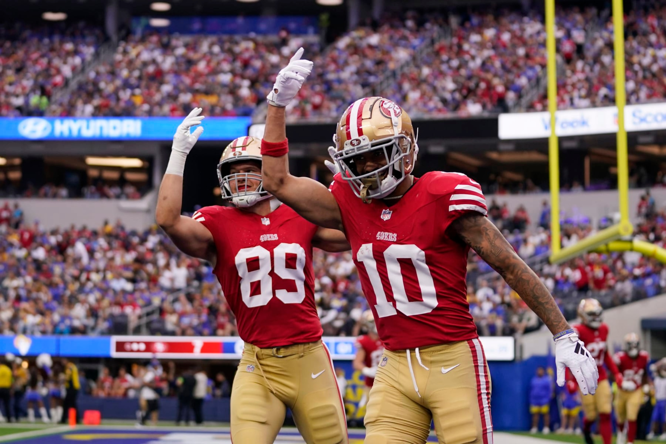 49ers TE Charlie Woerner, and WR Ronnie Bell 