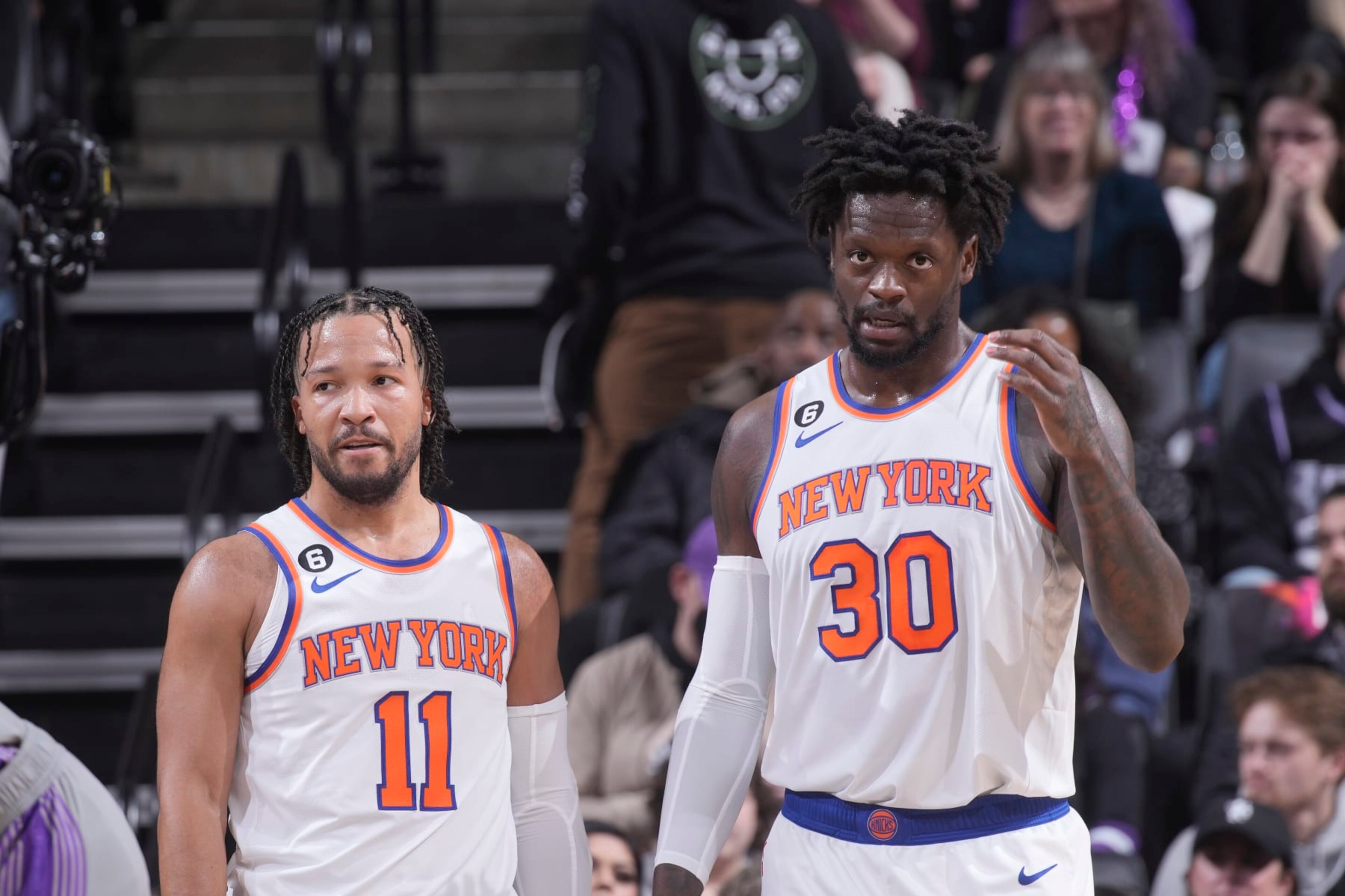 SACRAMENTO, CA - MARCH 9: Jalen Brunson #11 and Julius Randle #30 of the New York Knicks look on during the game against the Sacramento Kings on March 9, 2023 at Golden 1 Center in Sacramento, California. NOTE TO USER: User expressly acknowledges and agrees that, by downloading and or using this photograph, User is consenting to the terms and conditions of the Getty Images Agreement. Mandatory Copyright Notice: Copyright 2023 NBAE (Photo by Rocky Widner/NBAE via Getty Images) SACRAMENTO, CA - MARCH 9: Jalen Brunson #11 and Julius Randle #30 of the New York Knicks look on during the game against the Sacramento Kings on March 9, 2023 at Golden 1 Center in Sacramento, California. NOTE TO USER: User expressly acknowledges and agrees that, by downloading and or using this photograph, User is consenting to the terms and conditions of the Getty Images Agreement. Mandatory Copyright Notice: Copyright 2023 NBAE (Photo by Rocky Widner/NBAE via Getty Images)