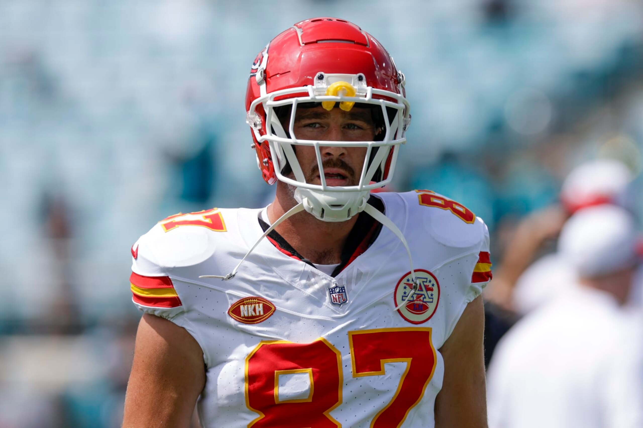 JACKSONVILLE, FL - SEPTEMBER 17: Kansas City Chiefs tight end Travis Kelce (87) during the game between the Kansas City Chiefs and the Jacksonville Jaguars on September 17, 2023 at EverBank Stadium in Jacksonville, Fl. (Photo by David Rosenblum/Icon Sportswire via Getty Images)