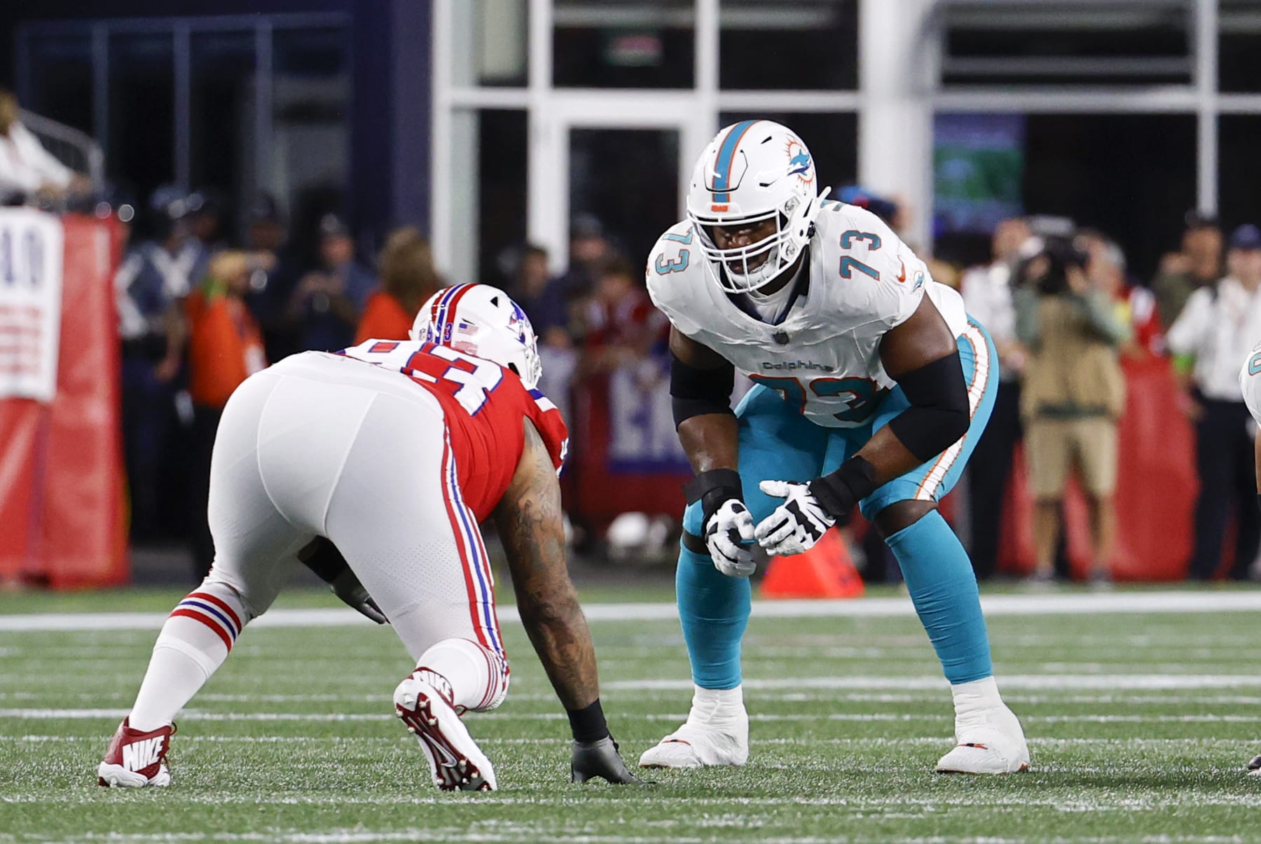FOXBOROUGH, MA - SEPTEMBER 17: Miami Dolphins offensive tackle Austin Jackson (73) during a game between the New England Patriots and the Miami Dolphins on September 17, 2023, at Gillette Stadium in Foxborough, Massachusetts. (Photo by Fred Kfoury III/Icon Sportswire via Getty Images)