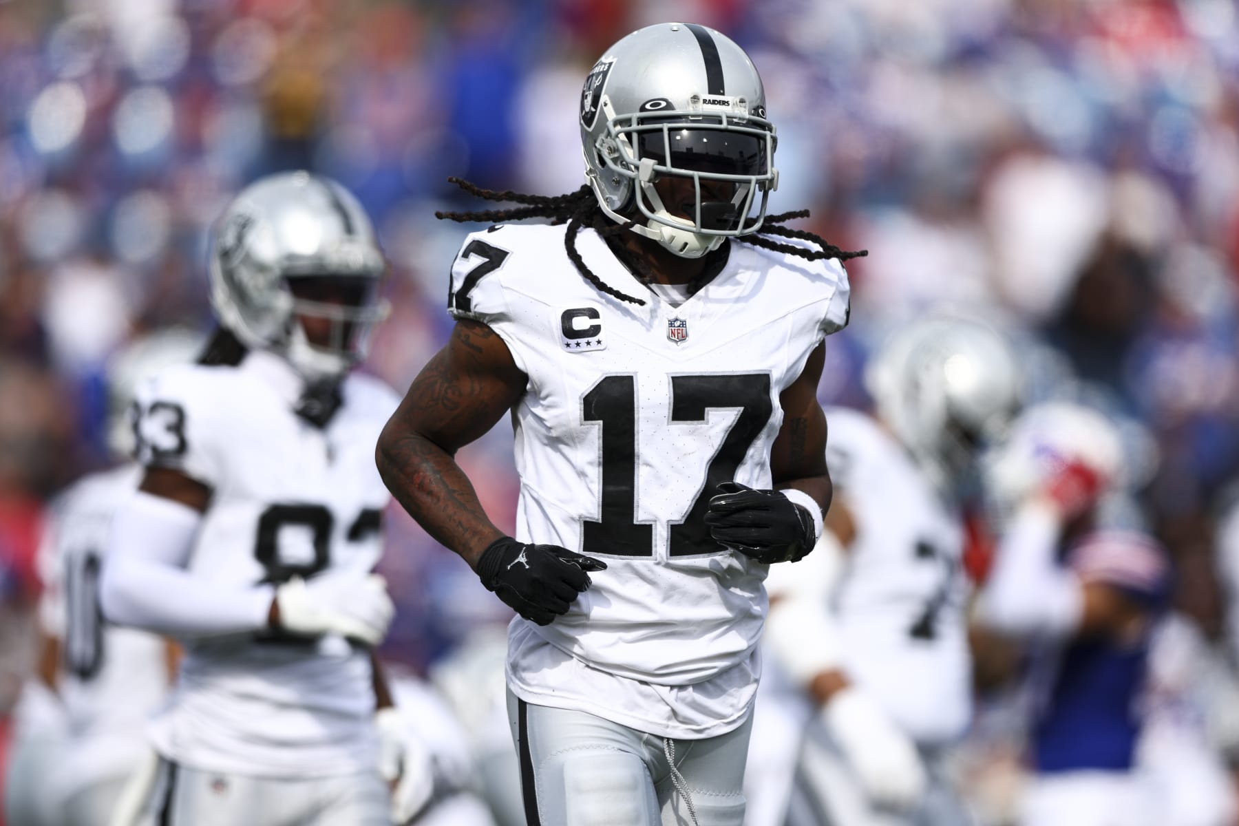 ORCHARD PARK, NY - SEPTEMBER 17: Davante Adams #17 of the Las Vegas Raiders lines up before a play during an NFL football game against the Buffalo Bills at Highmark Stadium on September 17, 2023 in Orchard Park, New York. (Photo by Kevin Sabitus/Getty Images)