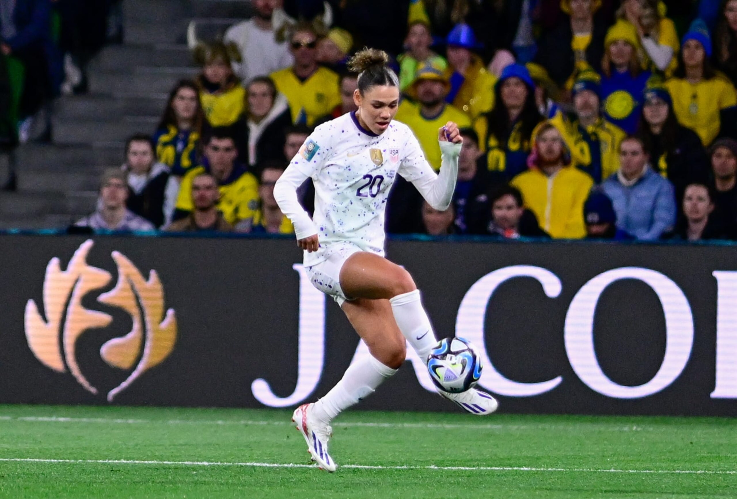 MELBOURNE, AUSTRALIA - AUGUST 6: Trinity Rodman #20 of USA trapping the ball during a game between Sweden and USWNT at Melbourne Rectangular Stadium on August 6, 2023 in Melbourne, Australia. (Photo by Richard Callis/ISI Photos/Getty Images)