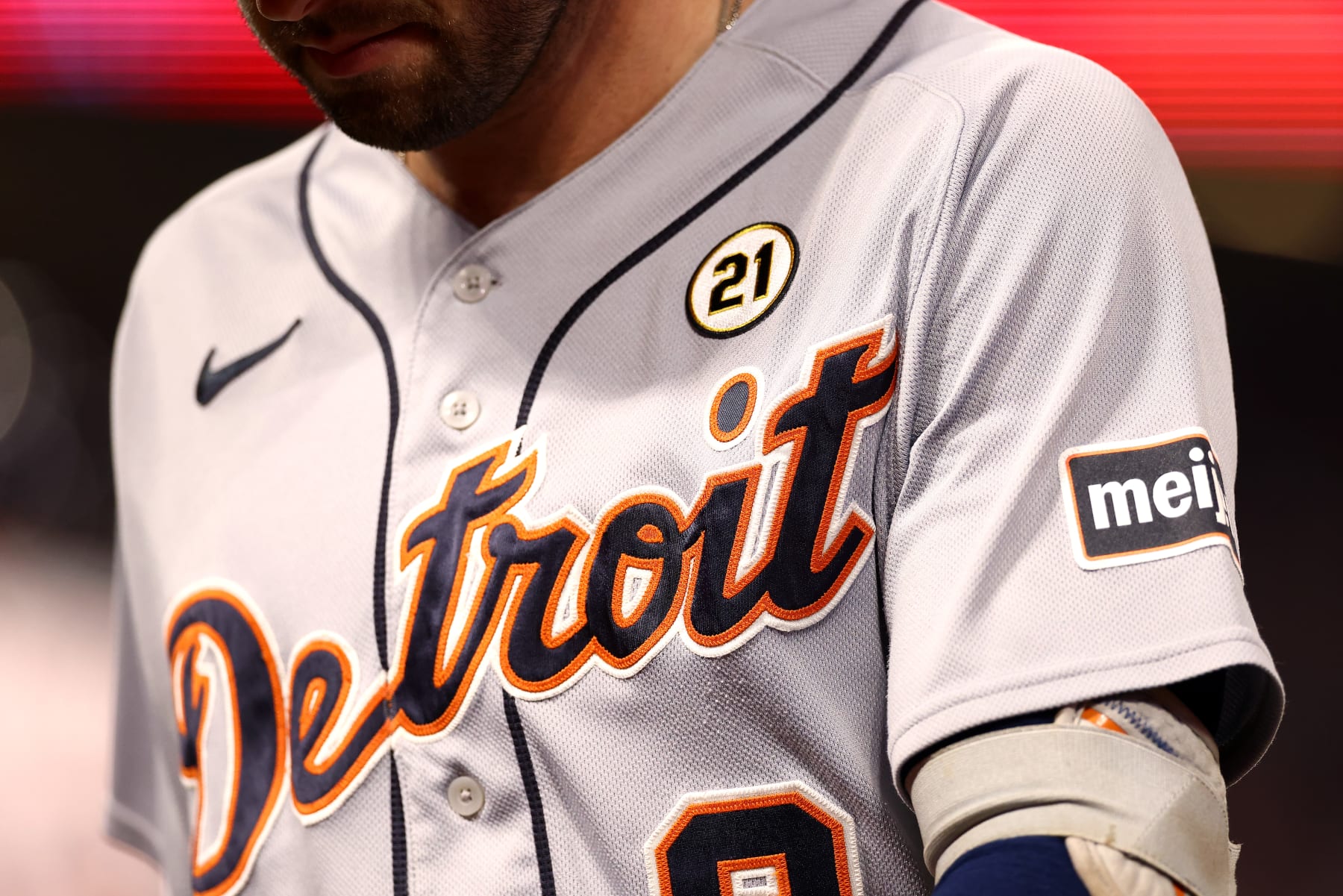 ANAHEIM, CALIFORNIA - SEPTEMBER 15: A detailed view of the 21 on a jersey celebrating Roberto Clemente Day during the game between the Los Angeles Angels and the Detroit Tigers at Angel Stadium of Anaheim on September 15, 2023 in Anaheim, California. (Photo by Katelyn Mulcahy/Getty Images)