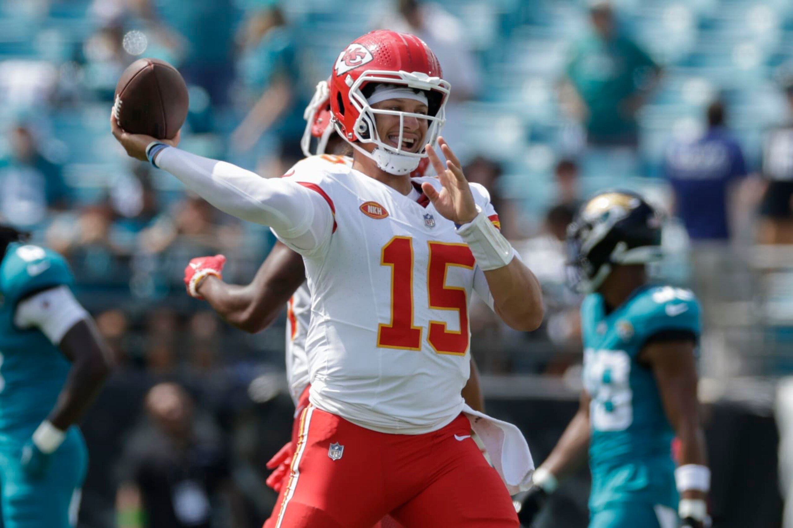 JACKSONVILLE, FL - SEPTEMBER 17: Kansas City Chiefs quarterback Patrick Mahomes (15) during the game between the Kansas City Chiefs and the Jacksonville Jaguars on September 17, 2023 at EverBank Stadium in Jacksonville, Fl. (Photo by David Rosenblum/Icon Sportswire via Getty Images)
