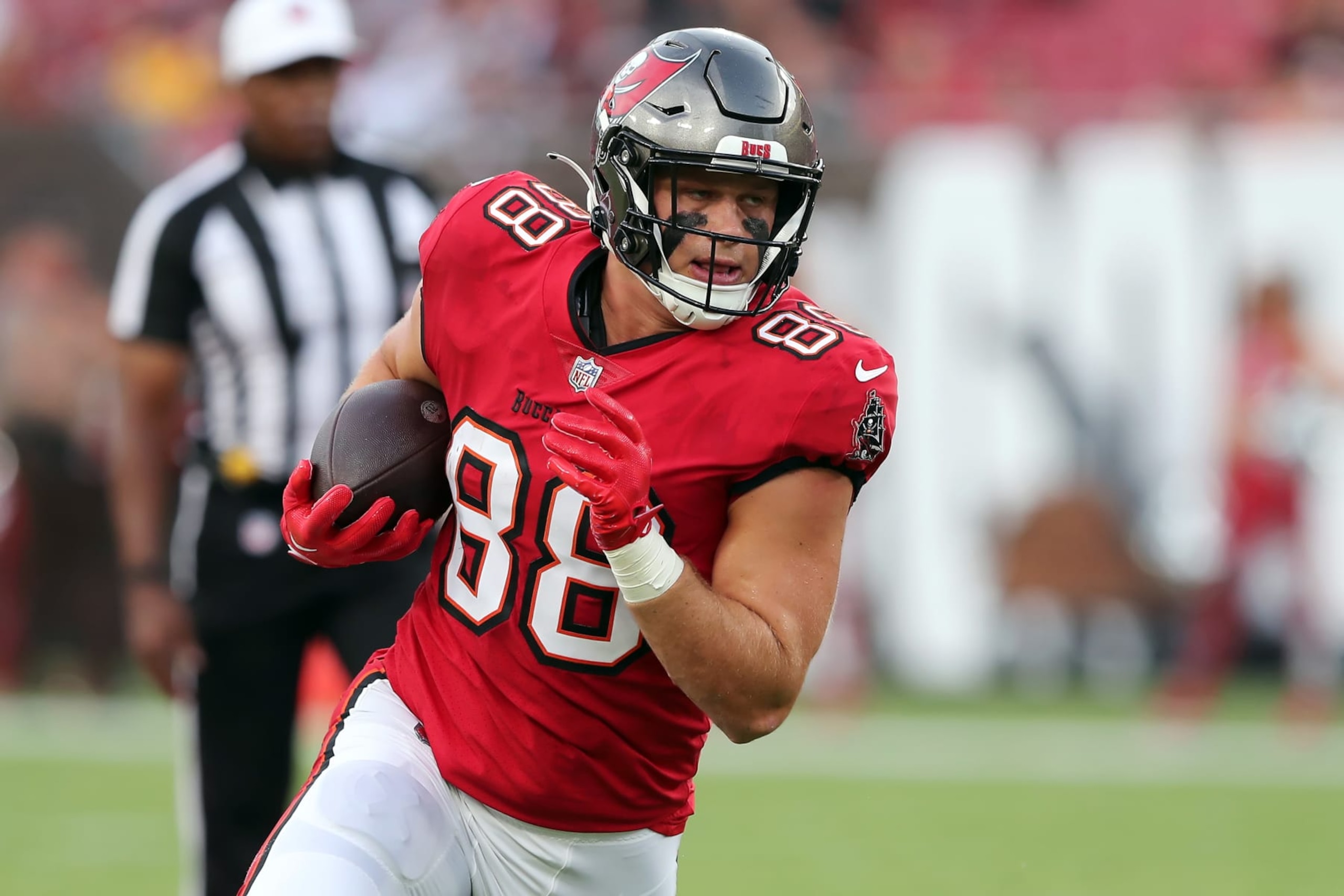 Buccaneers TE Cade Otton