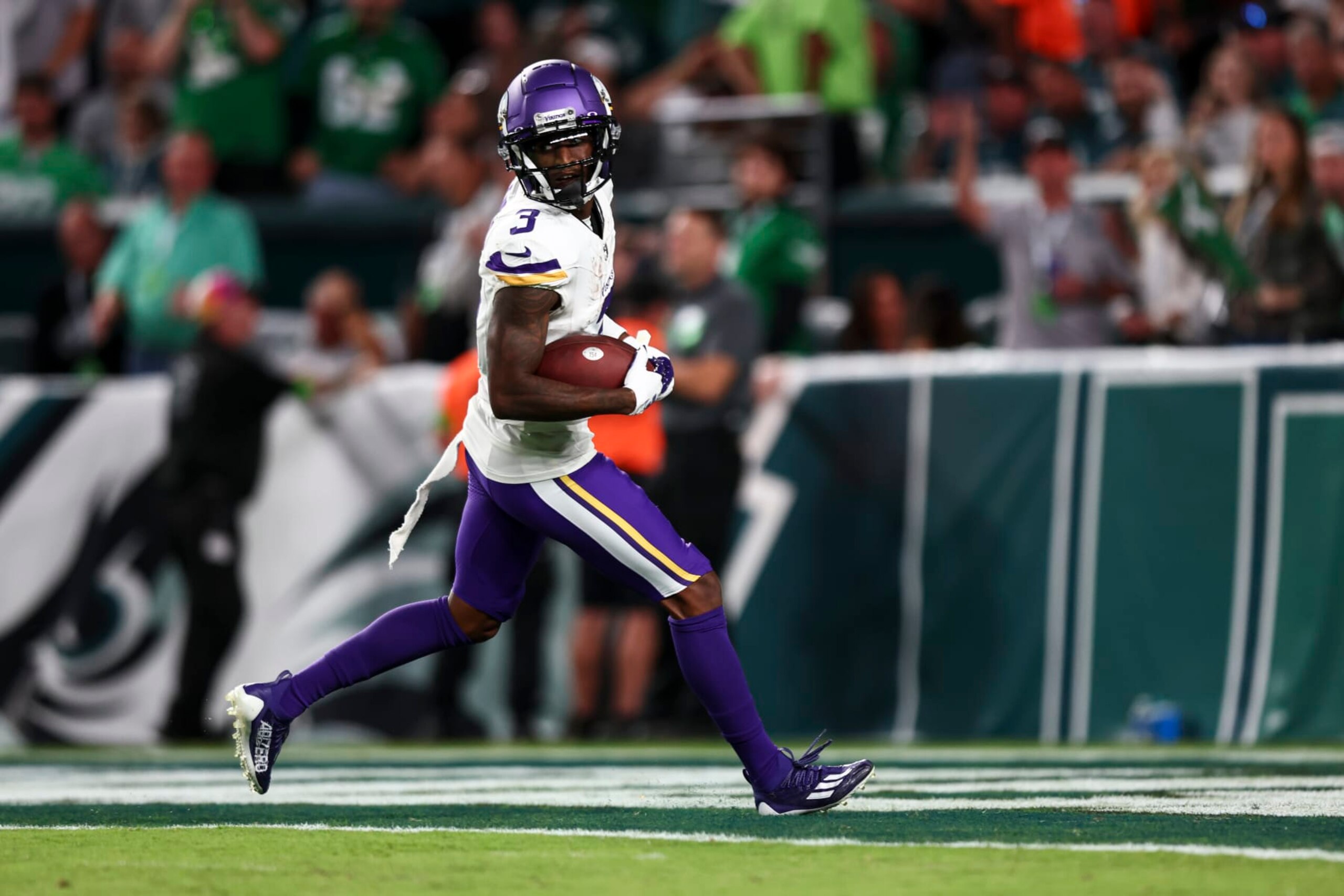PHILADELPHIA, PA - SEPTEMBER 14: Jordan Addison #3 of the Minnesota Vikings scores a touchdown during the third quarter of an NFL football game against the Philadelphia Eagles at Lincoln Financial Field on September 14, 2023 in Philadelphia, Pennsylvania. (Photo by Kevin Sabitus/Getty Images)