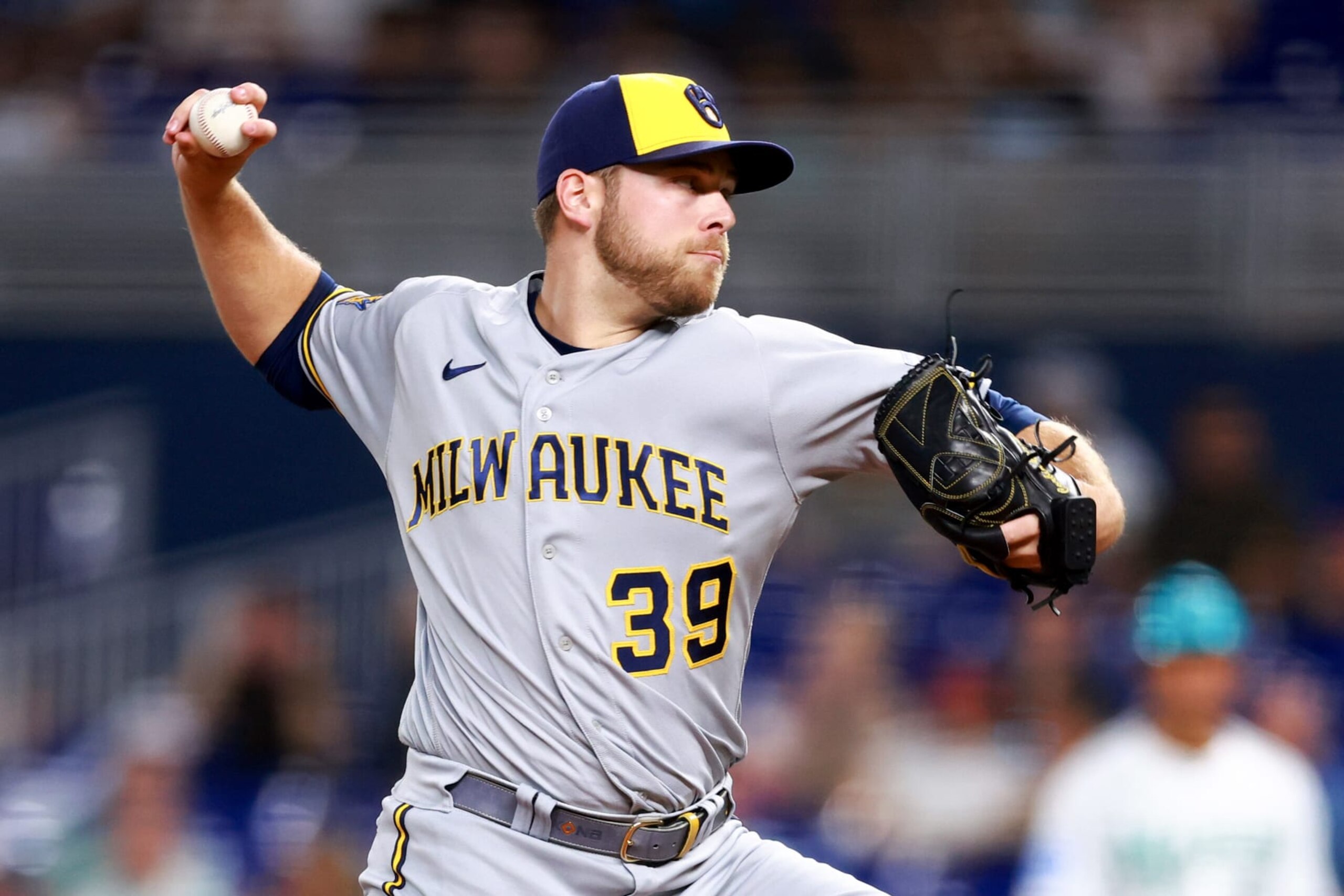 MIAMI, FLORIDA - SEPTEMBER 22: Corbin Burnes #39 of the Milwaukee Brewers pitches against the Miami Marlins during the first inning of the game at loanDepot park on September 22, 2023 in Miami, Florida. (Photo by Megan Briggs/Getty Images) MIAMI, FLORIDA - SEPTEMBER 22: Corbin Burnes #39 of the Milwaukee Brewers pitches against the Miami Marlins during the first inning of the game at loanDepot park on September 22, 2023 in Miami, Florida. (Photo by Megan Briggs/Getty Images)