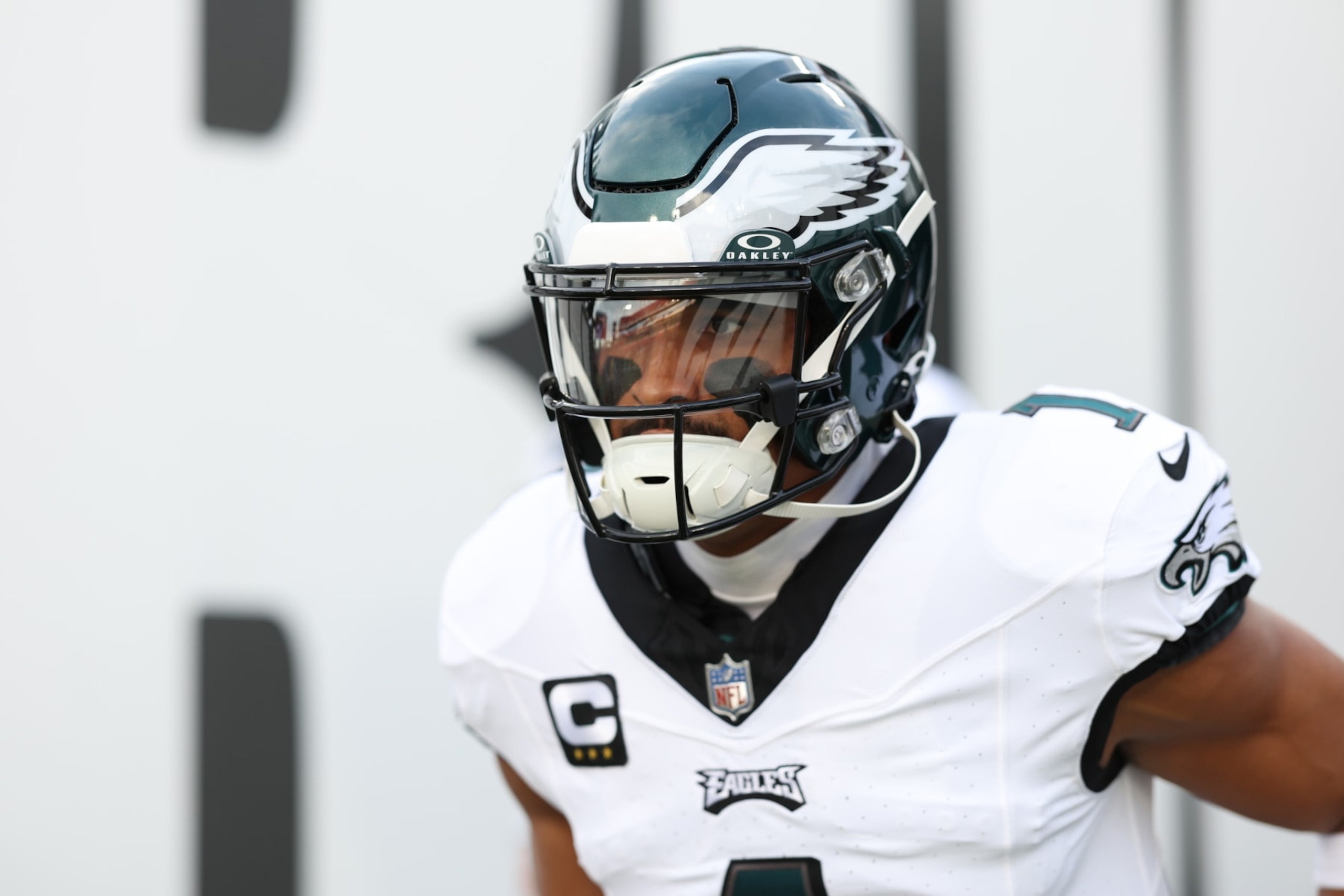 TAMPA, FLORIDA - SEPTEMBER 25: Jalen Hurts #1 of the Philadelphia Eagles warms up prior to a game against the Tampa Bay Buccaneers at Raymond James Stadium on September 25, 2023 in Tampa, Florida. (Photo by Mike Carlson/Getty Images)