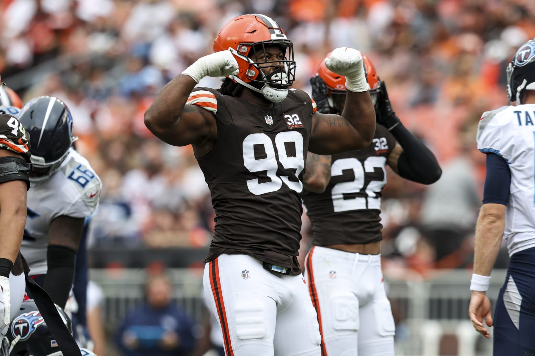 CLEVELAND, OHIO - SEPTEMBER 24: Za'Darius Smith #99 of the Cleveland Browns celebrates during the game against the Tennessee Titans at Cleveland Browns Stadium on September 24, 2023 in Cleveland, Ohio. The Browns beat the Titans 27-3.  (Photo by Lauren Leigh Bacho/Getty Images)