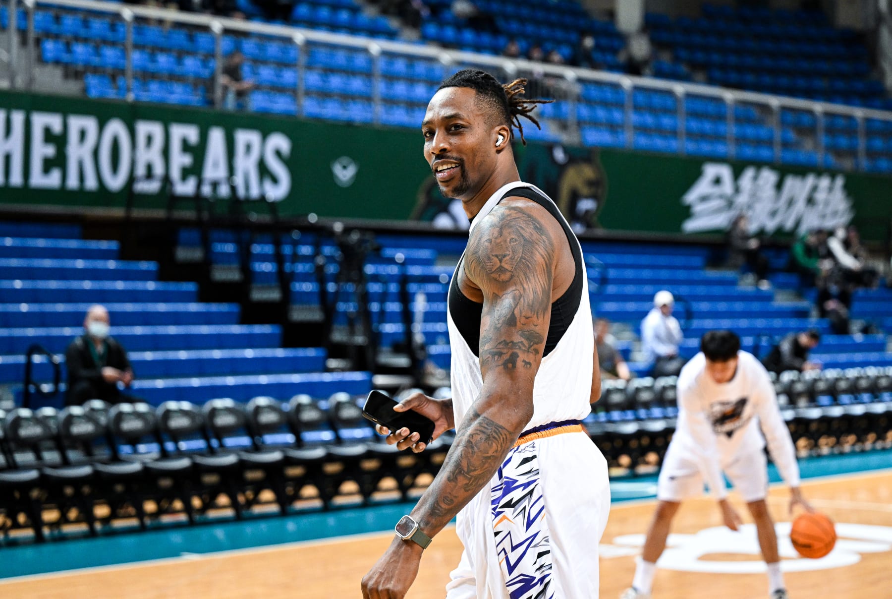 TAIPEI, TAIWAN - FEBRUARY 19: Dwight Howard #12 of the Taoyuan Leopards warms up prior to the T1 League game between TaiwanBeer HeroBears and Taoyuan Leopards at University of Taipei Tianmu Gymnasium on February 19, 2023 in Taipei, Taiwan. (Photo by Gene Wang/Getty Images)