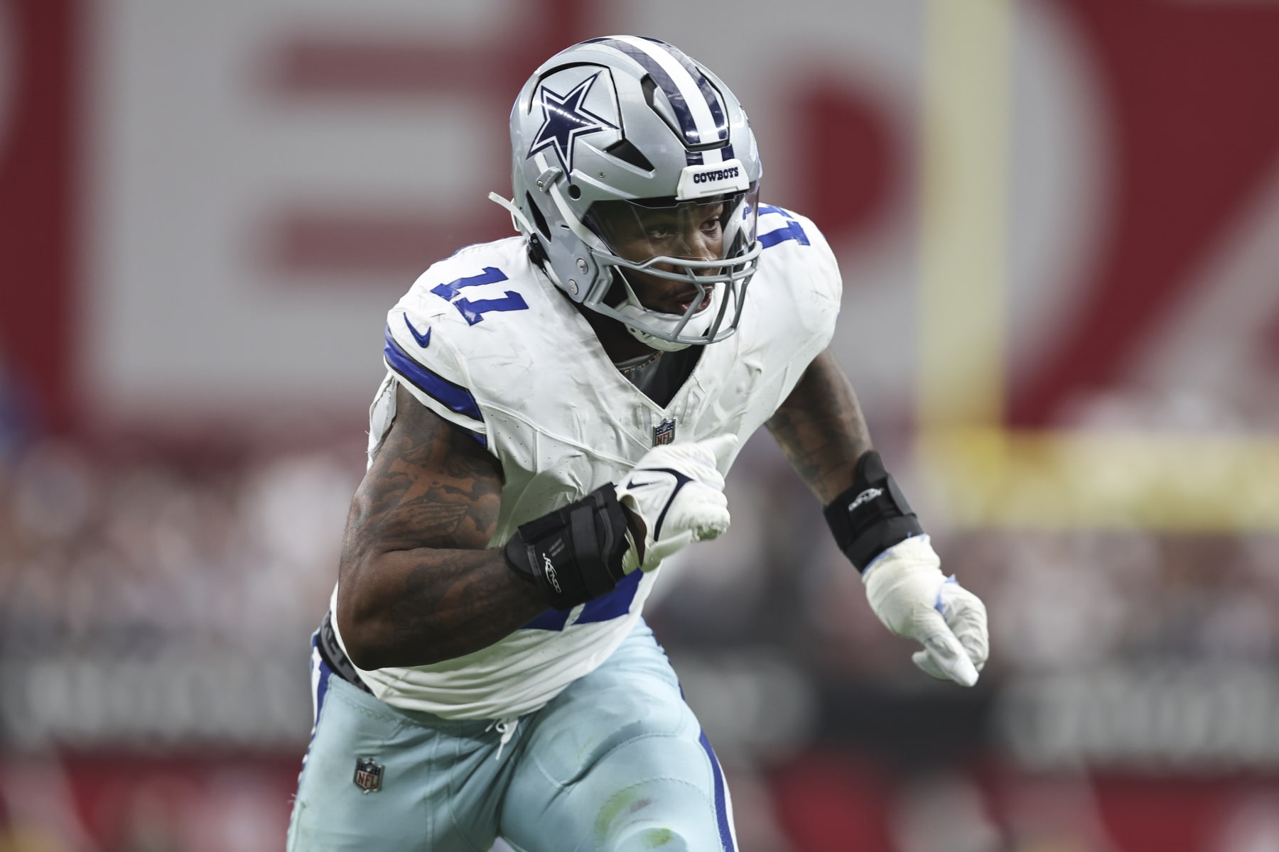 GLENDALE, ARIZONA - SEPTEMBER 24: Micah Parsons #11 of the Dallas Cowboys runs during an NFL football game between the Arizona Cardinals and the Dallas Cowboys at State Farm Stadium on September 24, 2023 in Glendale, Arizona. (Photo by Michael Owens/Getty Images)