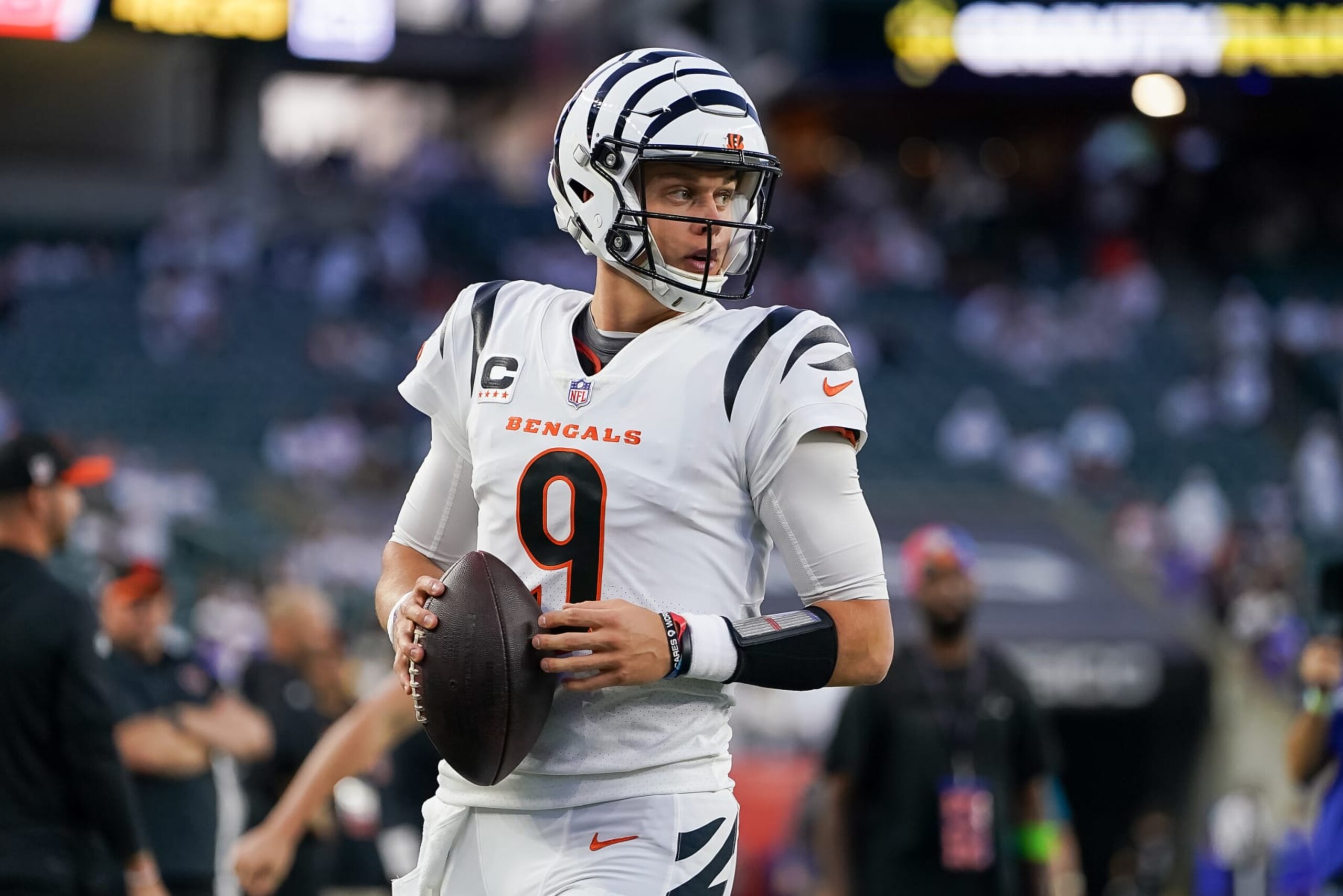 CINCINNATI, OHIO - SEPTEMBER 25: Joe Burrow #9 of the Cincinnati Bengals warms up before the game against the Los Angeles Rams at Paycor Stadium on September 25, 2023 in Cincinnati, Ohio. (Photo by Dylan Buell/Getty Images)