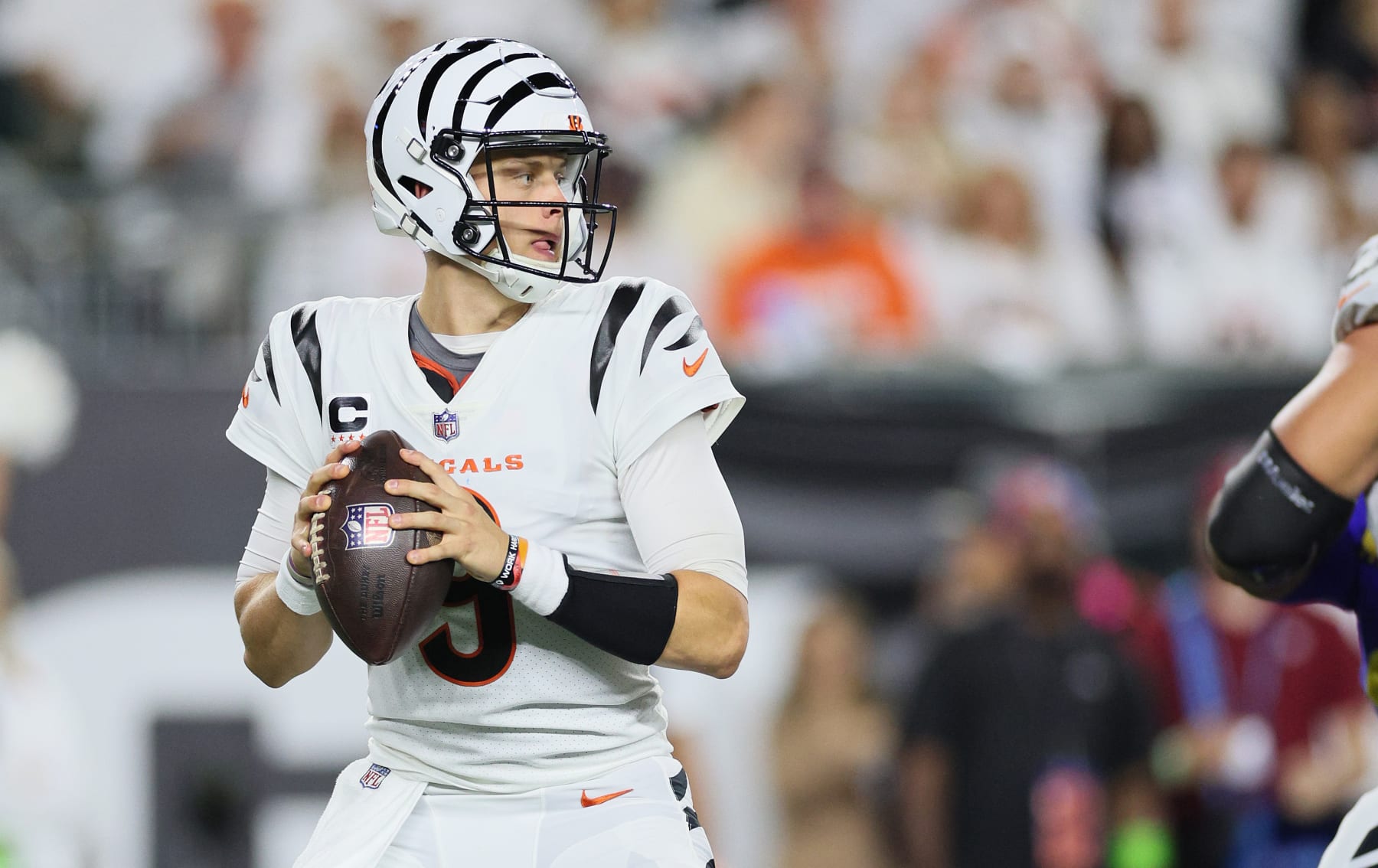 CINCINNATI, OHIO - SEPTEMBER 25: Joe Burrow #9 of the Cincinnati Bengals against the Los Angeles Rams at Paycor Stadium on September 25, 2023 in Cincinnati, Ohio. (Photo by Andy Lyons/Getty Images) CINCINNATI, OHIO - SEPTEMBER 25: Joe Burrow #9 of the Cincinnati Bengals against the Los Angeles Rams at Paycor Stadium on September 25, 2023 in Cincinnati, Ohio. (Photo by Andy Lyons/Getty Images)