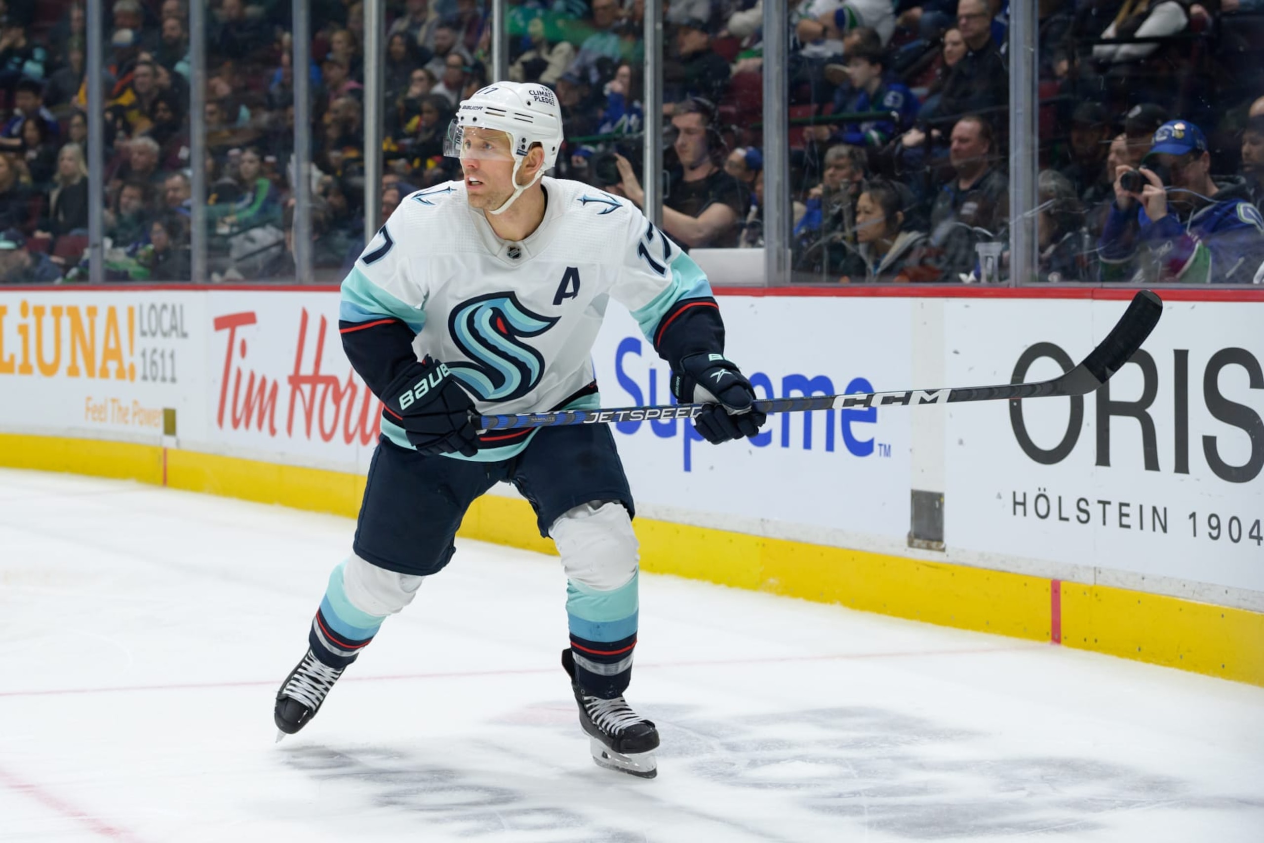 VANCOUVER, CANADA - APRIL 4: Jaden Schwartz #17 of the Seattle Kraken skates up ice during the third period of their NHL game against the Vancouver Canucks at Rogers Arena on April 4, 2023 in Vancouver, British Columbia, Canada. (Photo by Derek Cain/Getty Images)