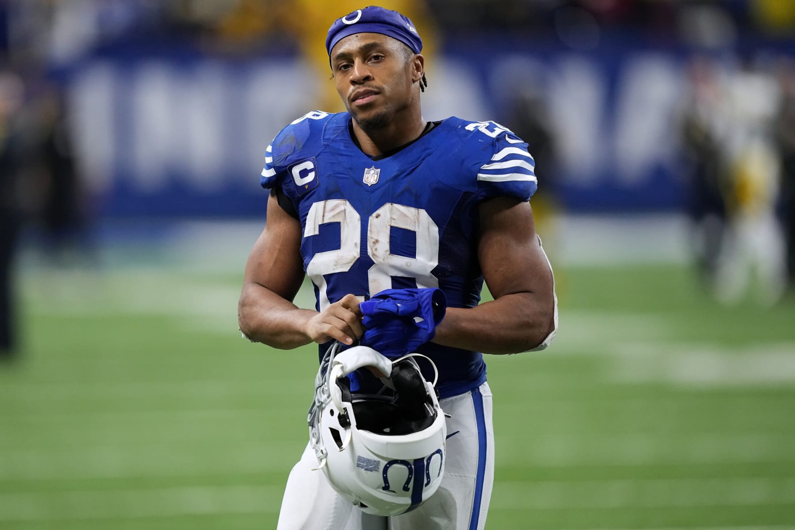 INDIANAPOLIS, INDIANA - NOVEMBER 28: Jonathan Taylor #28 of the Indianapolis Colts walks off the field after losing to the Pittsburgh Steelers 24-17 at Lucas Oil Stadium on November 28, 2022 in Indianapolis, Indiana. (Photo by Dylan Buell/Getty Images) INDIANAPOLIS, INDIANA - NOVEMBER 28: Jonathan Taylor #28 of the Indianapolis Colts walks off the field after losing to the Pittsburgh Steelers 24-17 at Lucas Oil Stadium on November 28, 2022 in Indianapolis, Indiana. (Photo by Dylan Buell/Getty Images)