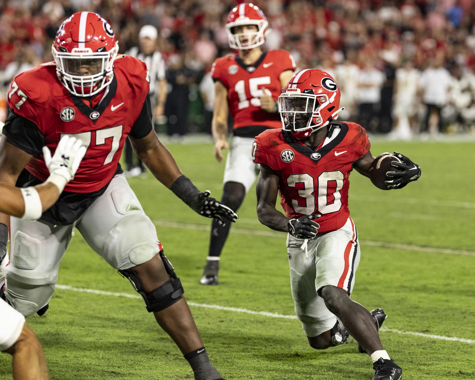 ATHENS, GA - SEPTEMBER 23: Daijun Edwards #30 of the Georgia Bulldogs runs towards an opening during a game between University of Alabama Birmingham and University of Georgia at Sanford Stadium on September 23, 2023 in Athens, Georgia. (Photo by Steve Limentani/ISI Photos/Getty Images) ATHENS, GA - SEPTEMBER 23: Daijun Edwards #30 of the Georgia Bulldogs runs towards an opening during a game between University of Alabama Birmingham and University of Georgia at Sanford Stadium on September 23, 2023 in Athens, Georgia. (Photo by Steve Limentani/ISI Photos/Getty Images)