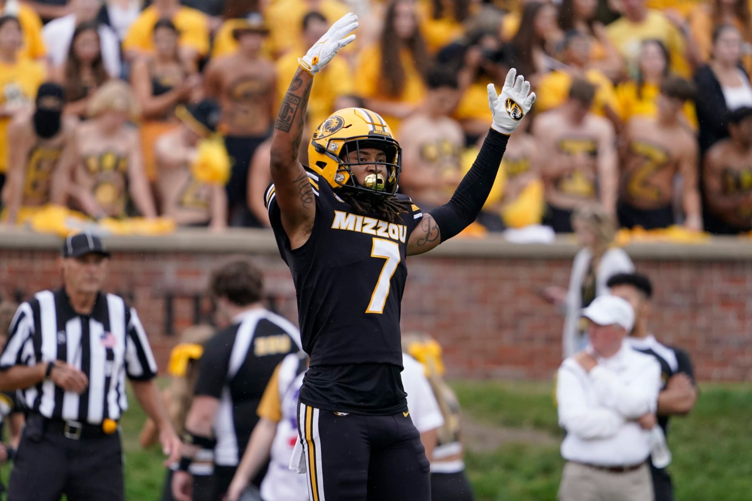 COLUMBIA, MISSOURI - SEPTEMBER 16:  Defensive back Kris Abrams-Draine #7 of the Missouri Tigers celebrates against the Kansas State Wildcats at Faurot Field/Memorial Stadium on September 16, 2023 in Columbia, Missouri. (Photo by Ed Zurga/Getty Images)