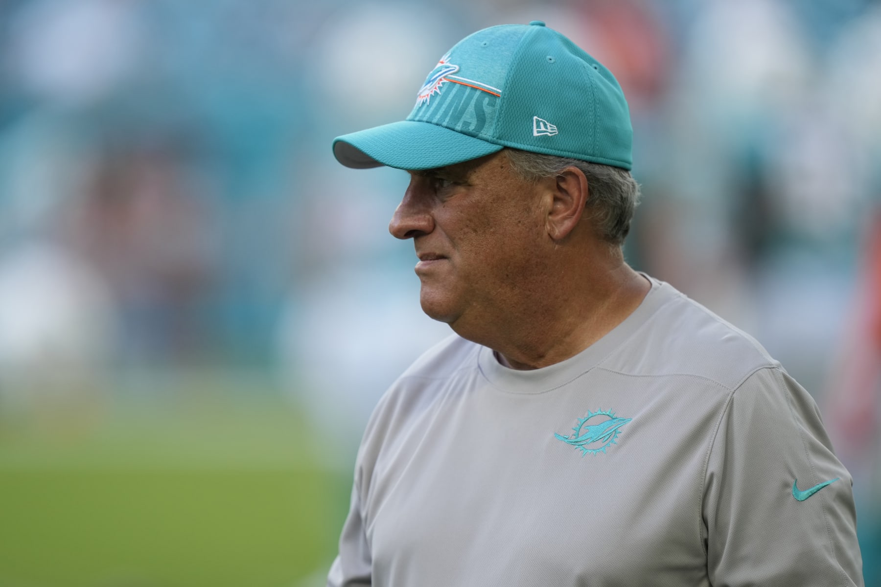 Dolphins defensive coordinator Vic Fangio