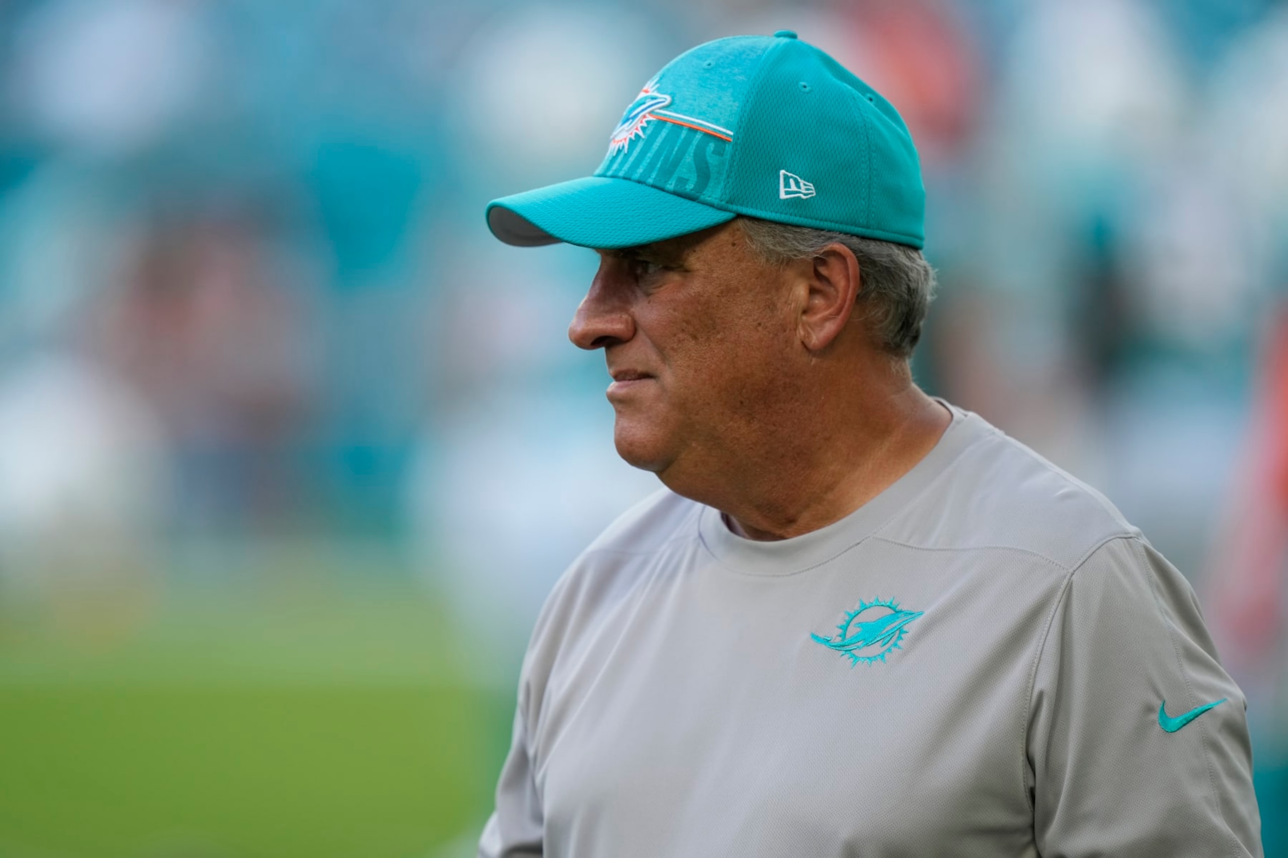 Dolphins defensive coordinator Vic Fangio