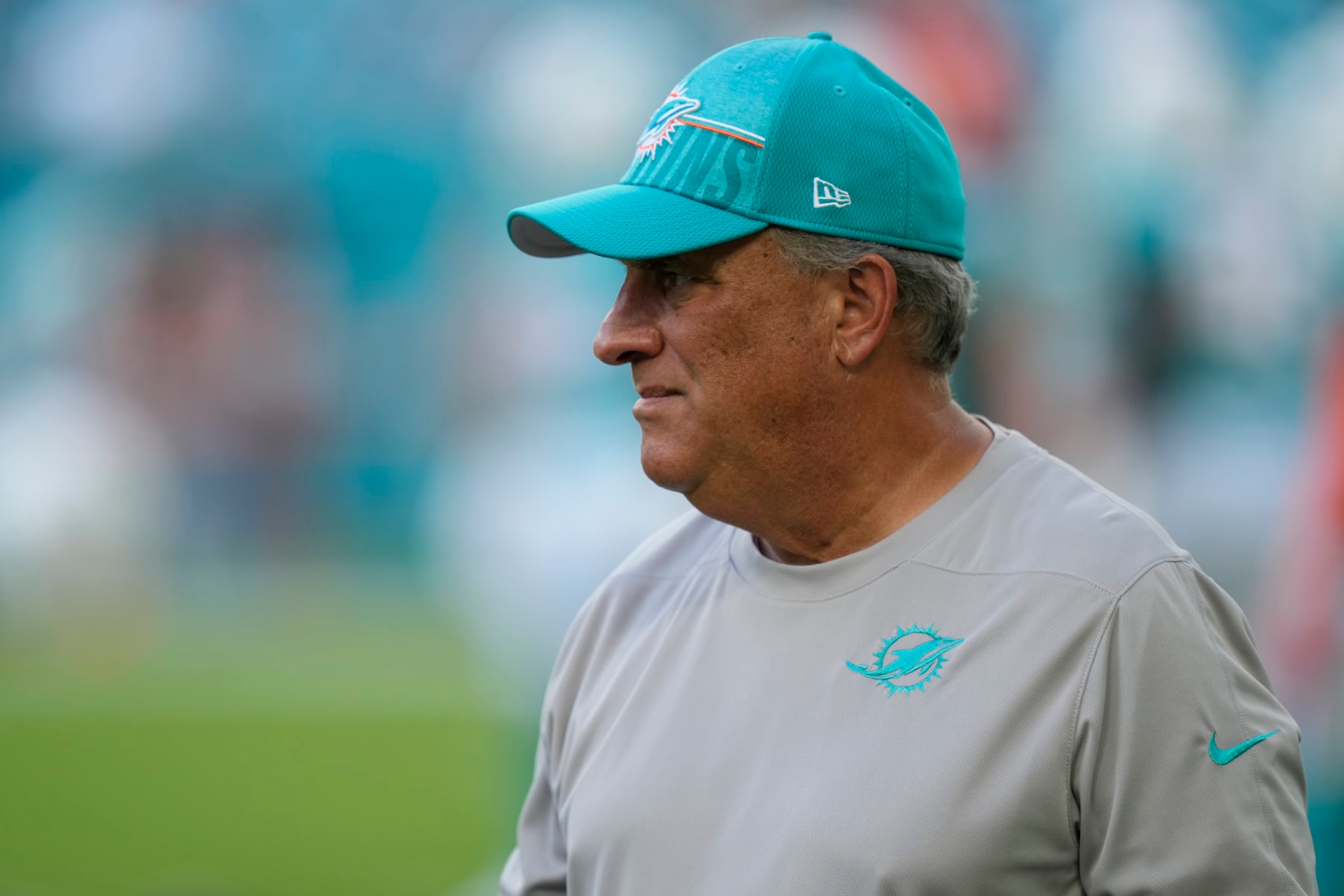 Dolphins defensive coordinator Vic Fangio