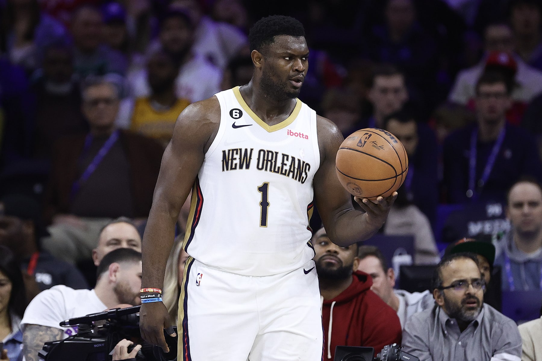 PHILADELPHIA, PENNSYLVANIA - JANUARY 02: Zion Williamson #1 of the New Orleans Pelicans looks on during the second quarter against the Philadelphia 76ers at Wells Fargo Center on January 02, 2023 in Philadelphia, Pennsylvania. NOTE TO USER: User expressly acknowledges and agrees that, by downloading and or using this photograph, User is consenting to the terms and conditions of the Getty Images License Agreement. (Photo by Tim Nwachukwu/Getty Images)