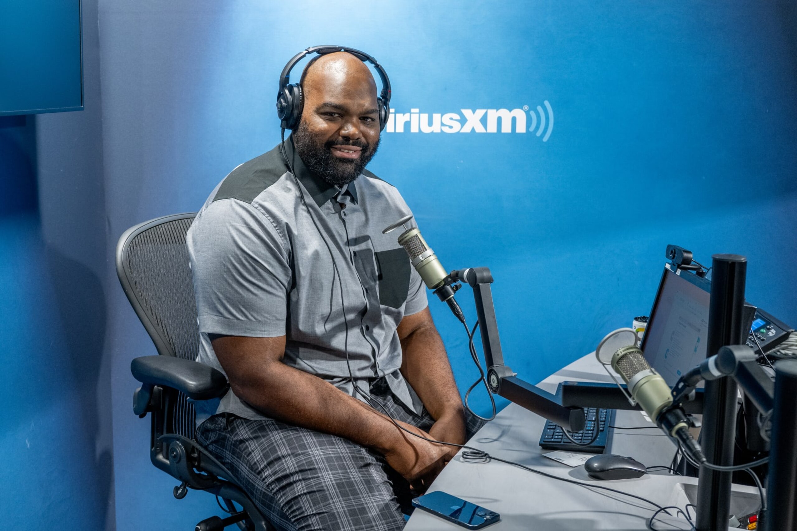 NEW YORK, NEW YORK - AUGUST 09: Michael Oher visits SiriusXM at SiriusXM Studios on August 09, 2023 in New York City. (Photo by Roy Rochlin/Getty Images)