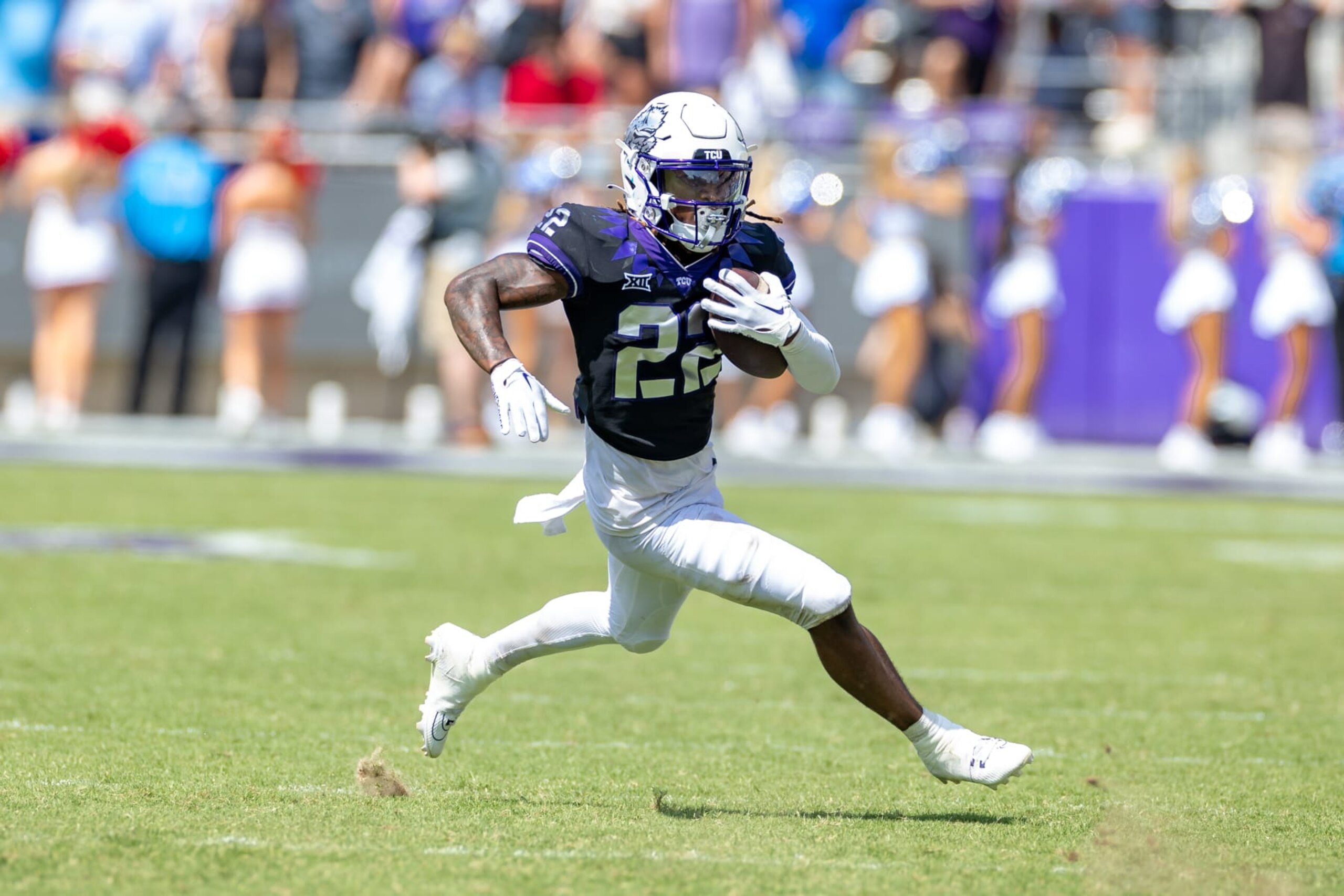 FORT WORTH, TX - SEPTEMBER 23: TCU Horned Frogs running back Major Everhart (#22) runs up field during the college football game between the SMU Mustangs and TCU Horned Frogs on September 23, 2023 at Amon G. Carter Stadium in Fort Worth, TX.  (Photo by Matthew Visinsky/Icon Sportswire via Getty Images)