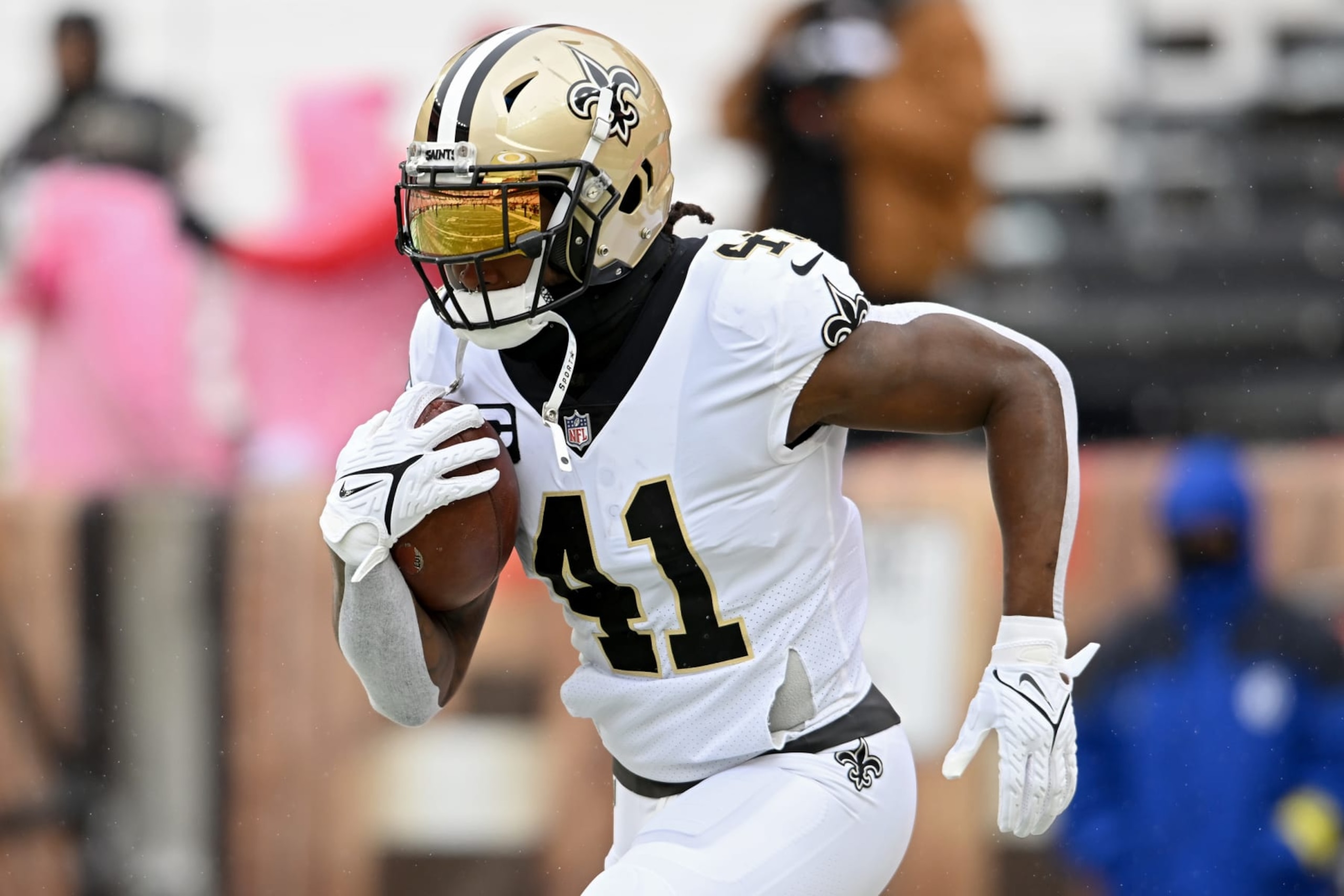 CLEVELAND, OHIO - DECEMBER 24: Alvin Kamara #41 of the New Orleans Saints warms up prior to the game against the Cleveland Browns at FirstEnergy Stadium on December 24, 2022 in Cleveland, Ohio. (Photo by Nick Cammett/Getty Images)