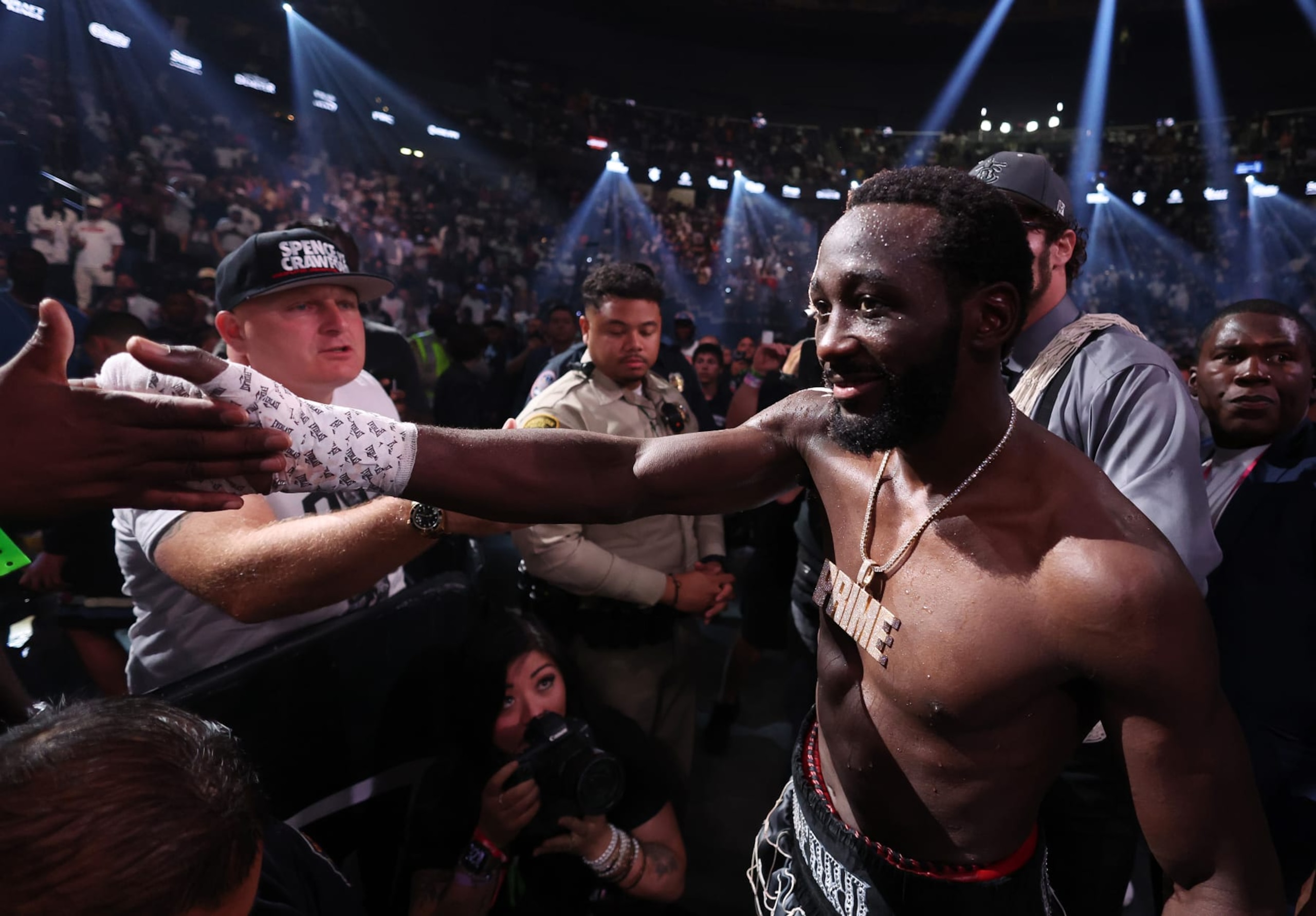 LAS VEGAS, NEVADA - JULY 29: Terence Crawford celebrates after his 9th round TKO of Errol Spence Jr. after their fight for the undisputed world welterweight championship at T-Mobile Arena on July 29, 2023 in Las Vegas, Nevada. (Photo by Al Bello/Getty Images) LAS VEGAS, NEVADA - JULY 29: Terence Crawford celebrates after his 9th round TKO of Errol Spence Jr. after their fight for the undisputed world welterweight championship at T-Mobile Arena on July 29, 2023 in Las Vegas, Nevada. (Photo by Al Bello/Getty Images)