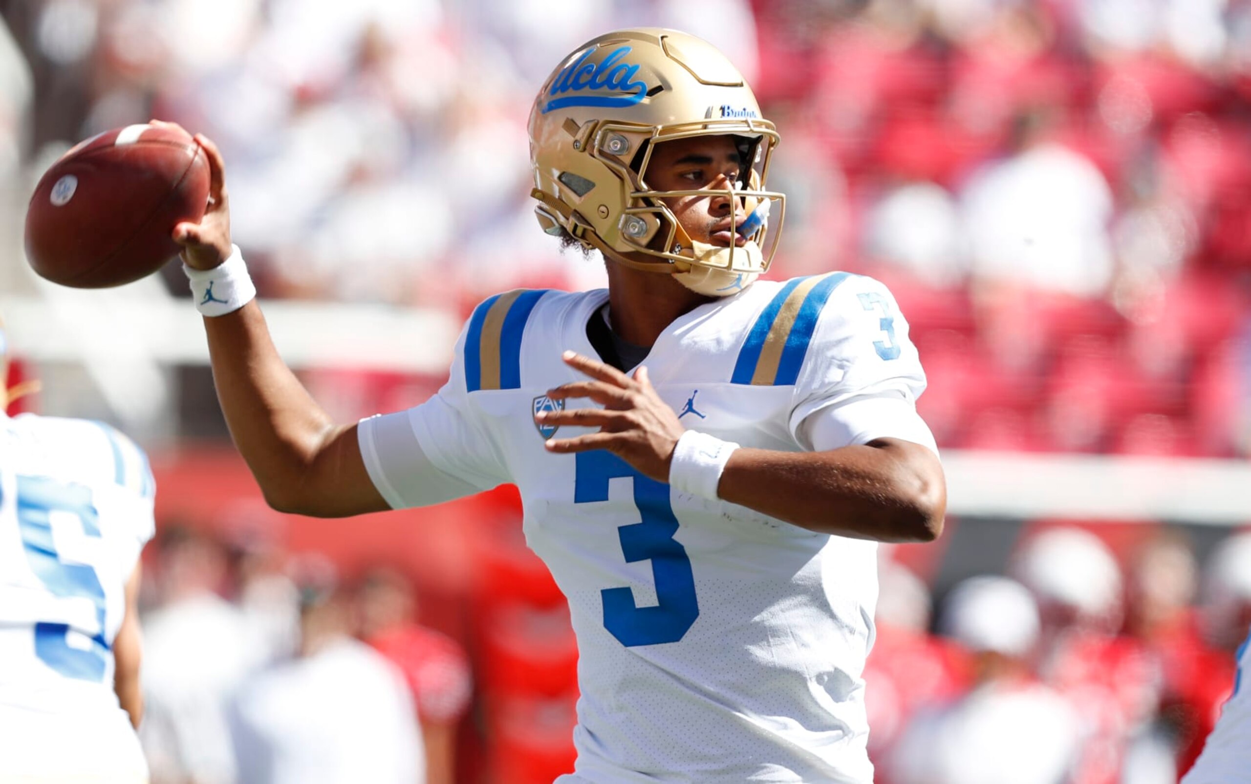 Dante Moore of the UCLA Bruins.