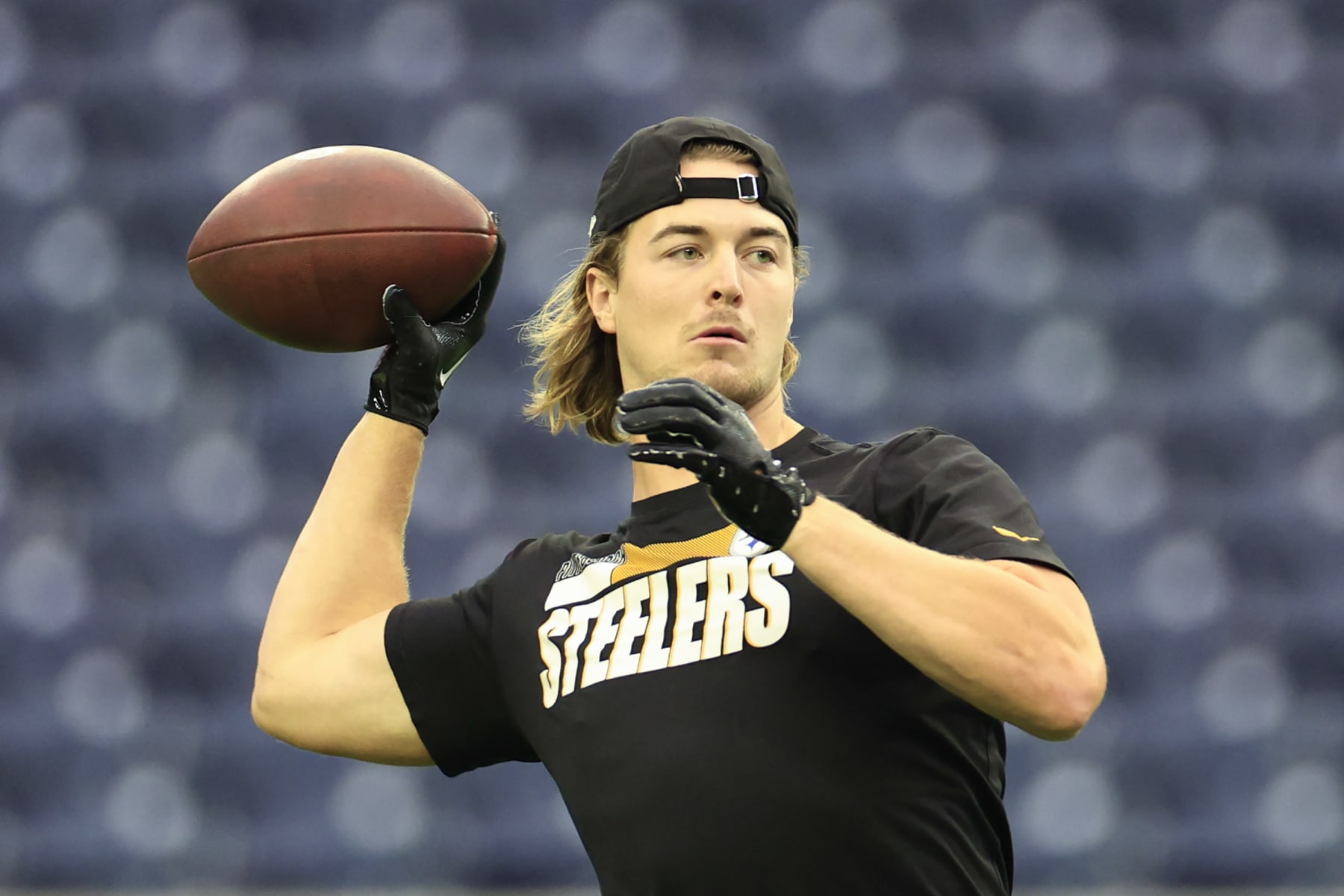 HOUSTON, TEXAS - OCTOBER 01: Kenny Pickett #8 of the Pittsburgh Steelers warms up prior to a game against the Houston Texans at NRG Stadium on October 01, 2023 in Houston, Texas. (Photo by Carmen Mandato/Getty Images)