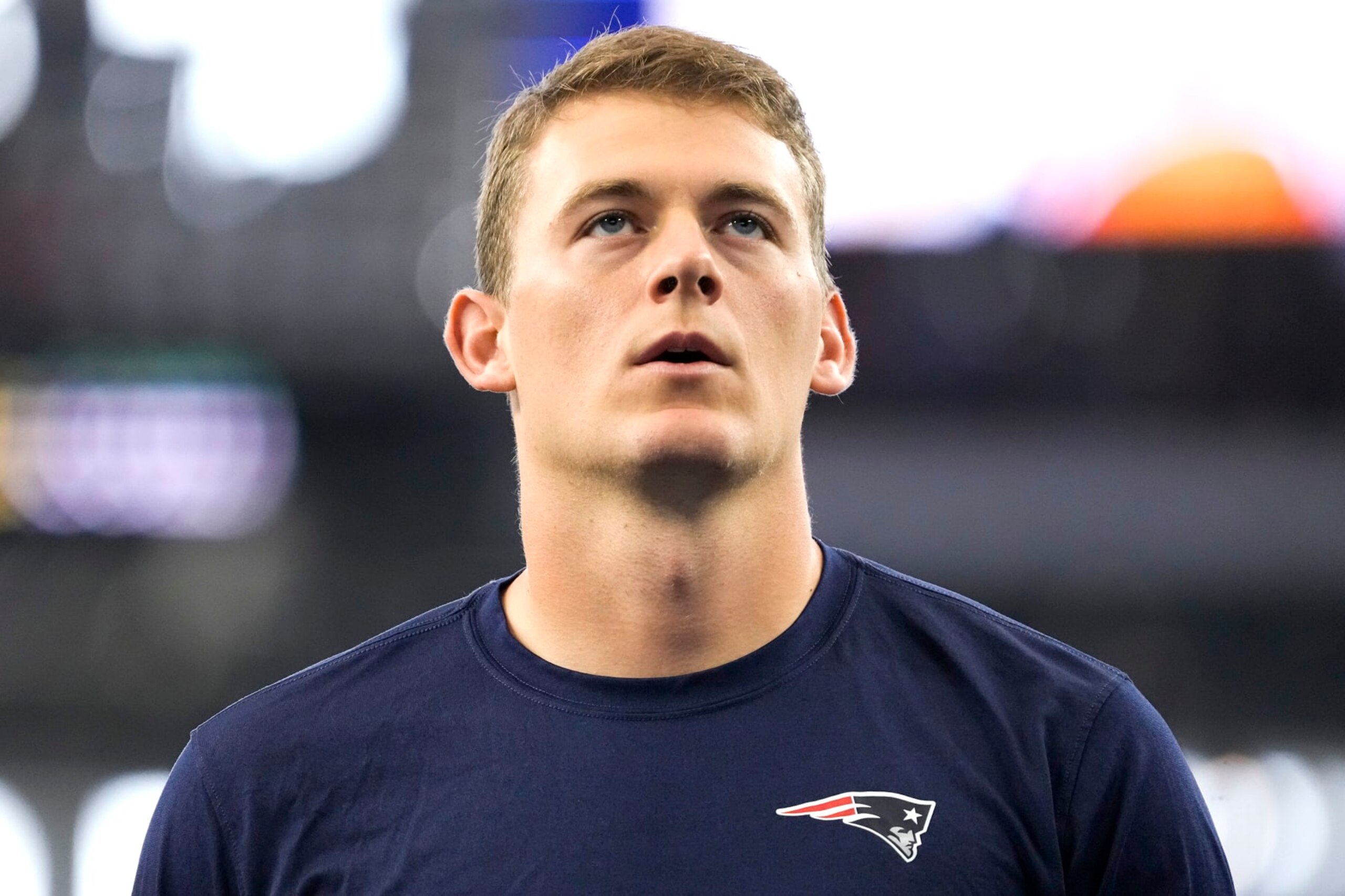 ARLINGTON, TEXAS - OCTOBER 01: Mac Jones #10 of the New England Patriots warms up prior to a game against the Dallas Cowboys at AT&T Stadium on October 01, 2023 in Arlington, Texas. (Photo by Sam Hodde/Getty Images)