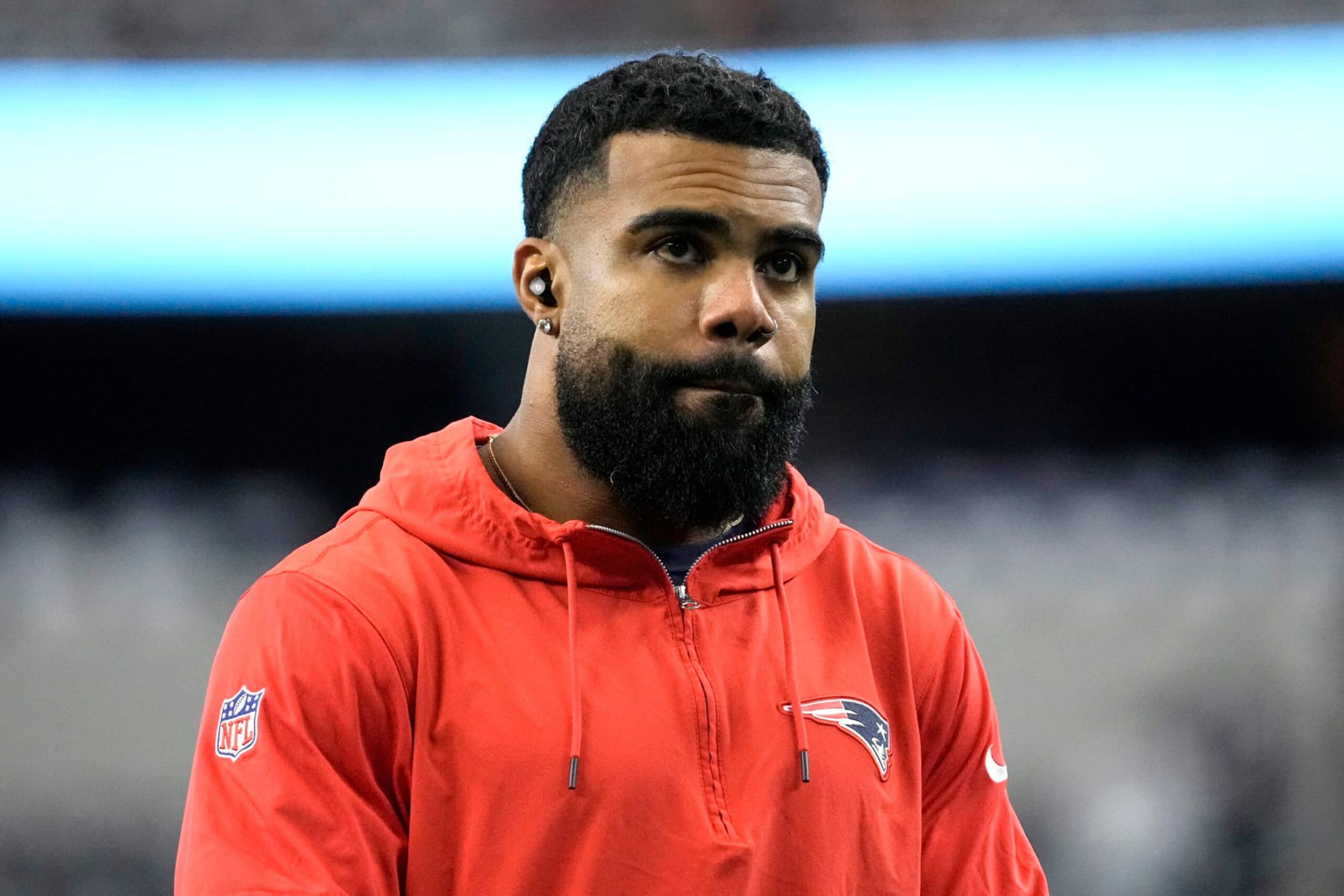 ARLINGTON, TEXAS - OCTOBER 01: Ezekiel Elliott #15 of the New England Patriots warms up prior to a game against the Dallas Cowboys at AT&T Stadium on October 01, 2023 in Arlington, Texas. (Photo by Sam Hodde/Getty Images)