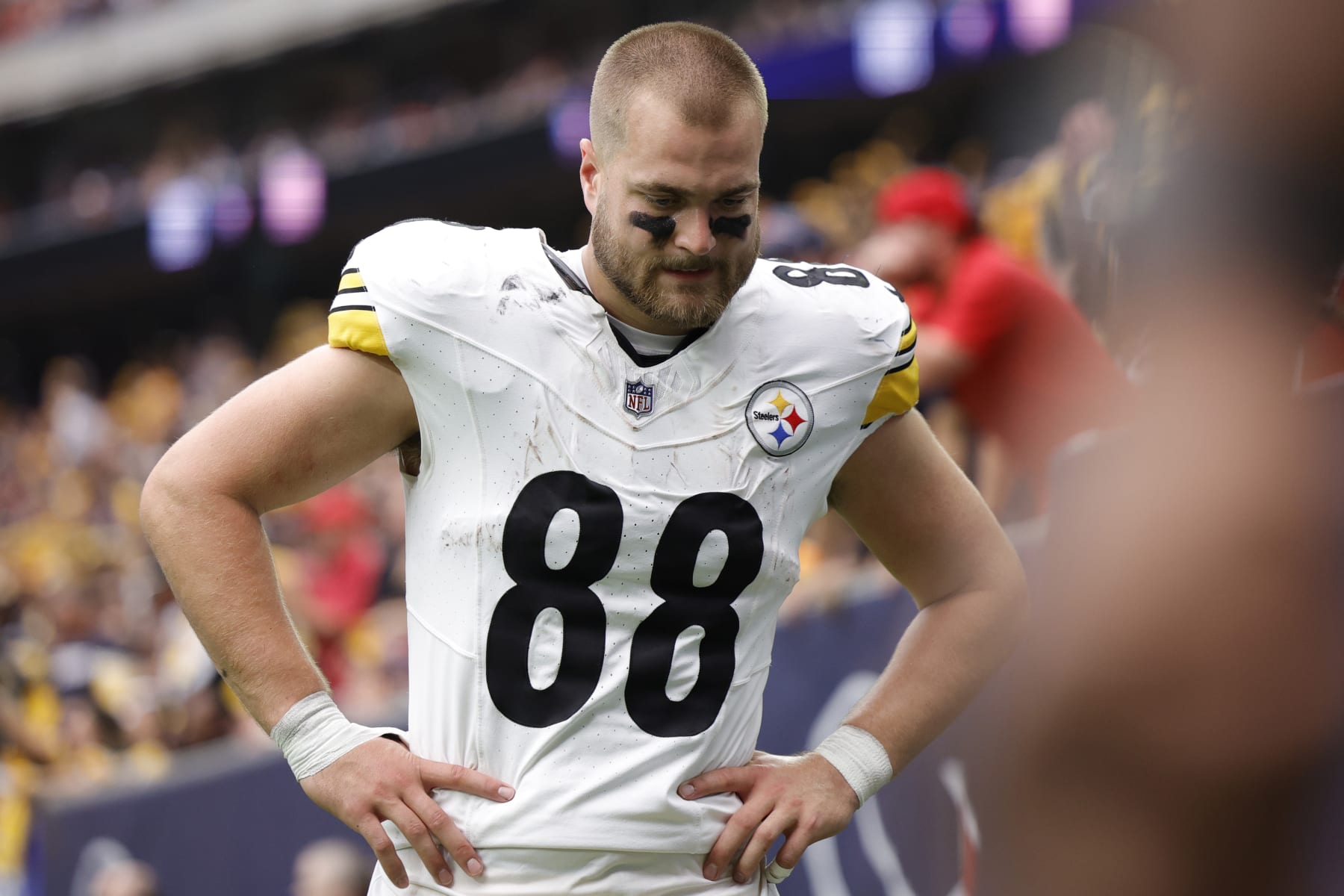 HOUSTON, TEXAS - OCTOBER 01: Pat Freiermuth #88 of the Pittsburgh Steelers reacts while walking towards the locker room during the second half at NRG Stadium on October 01, 2023 in Houston, Texas. (Photo by Carmen Mandato/Getty Images)
