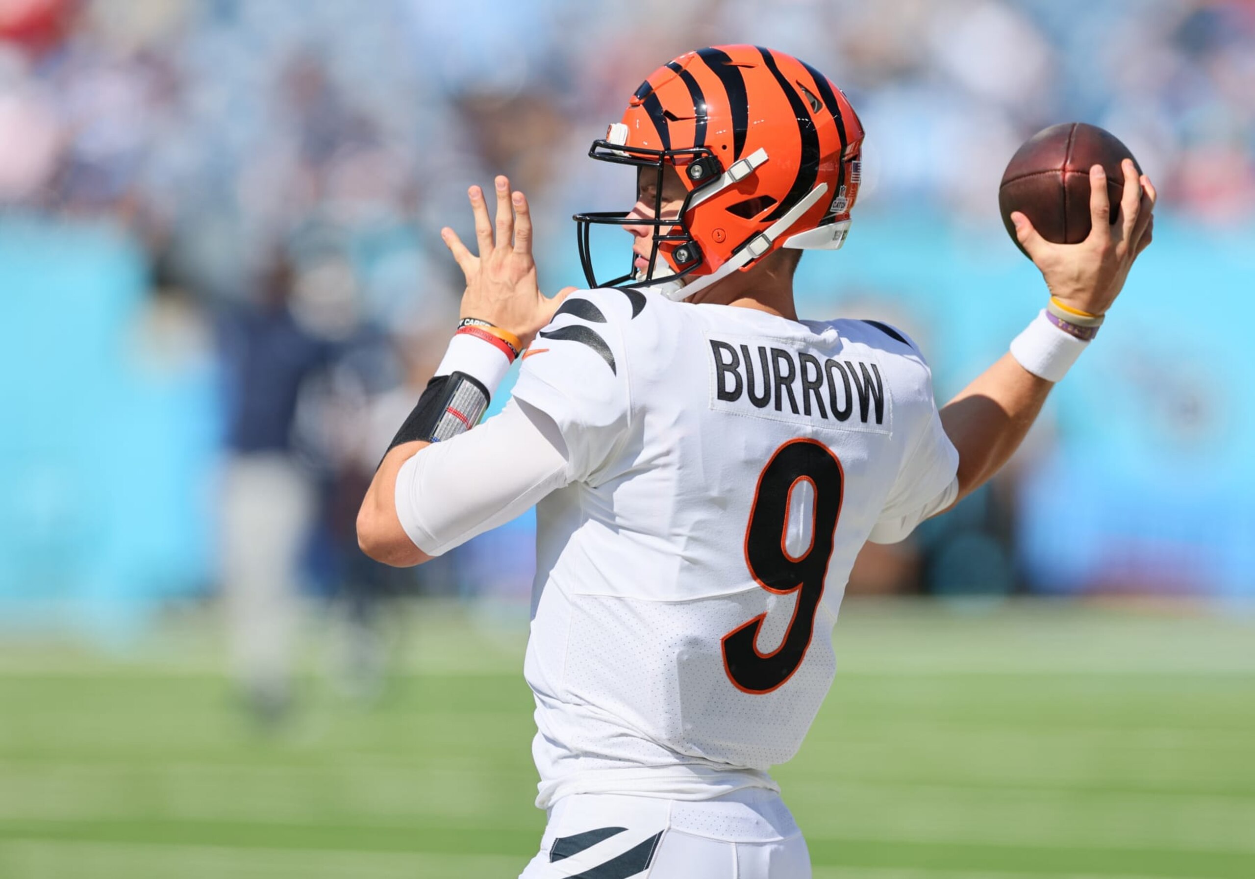 NASHVILLE, TENNESSEE - OCTOBER 01: Joe Burrow #9 of the Cincinnati Bengals warms up against the Tennessee Titans at Nissan Stadium on October 01, 2023 in Nashville, Tennessee. (Photo by Andy Lyons/Getty Images)