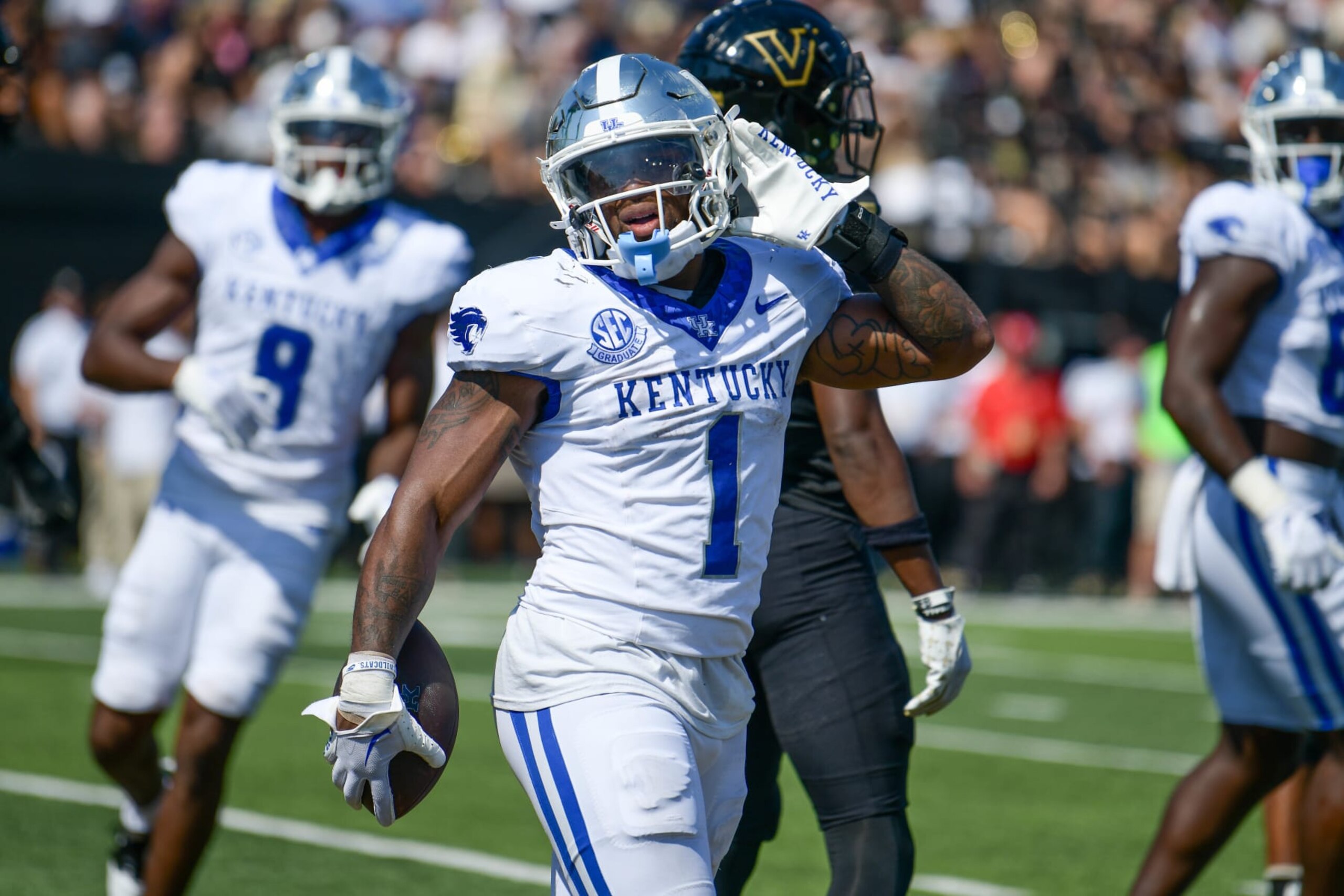 NASHVILLE, TENNESSEE - SEPTEMBER 23: Ray Davis #1 of the Kentucky Wildcats celebrates a touchdown against the Vanderbilt Commodores in the second half at FirstBank Stadium on September 23, 2023 in Nashville, Tennessee. (Photo by Carly Mackler/Getty Images)