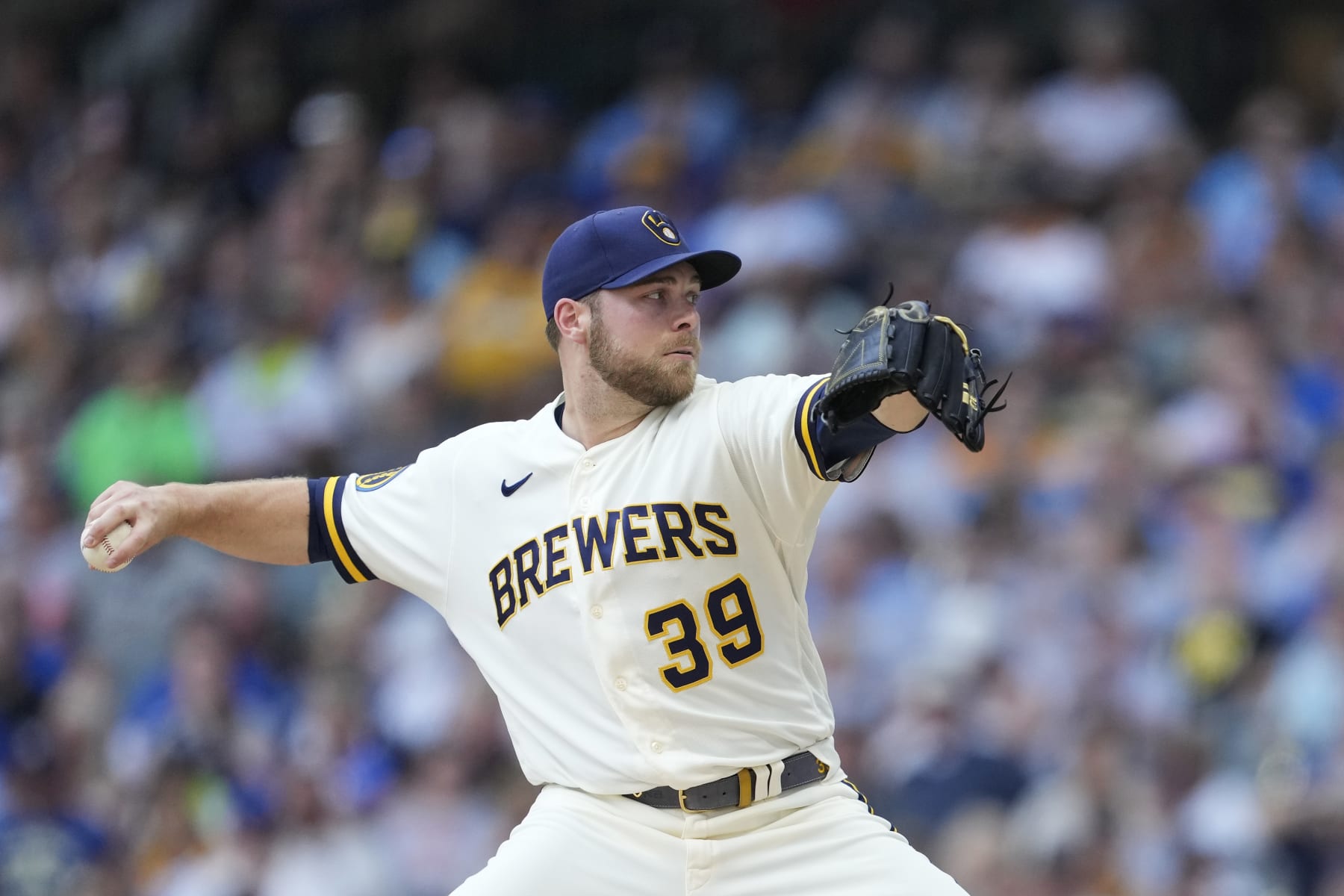 MILWAUKEE, WISCONSIN - AUGUST 23: Corbin Burnes #39 of the Milwaukee Brewers pitches in the first inning against the Minnesota Twins at American Family Field on August 23, 2023 in Milwaukee, Wisconsin. (Photo by Patrick McDermott/Getty Images)