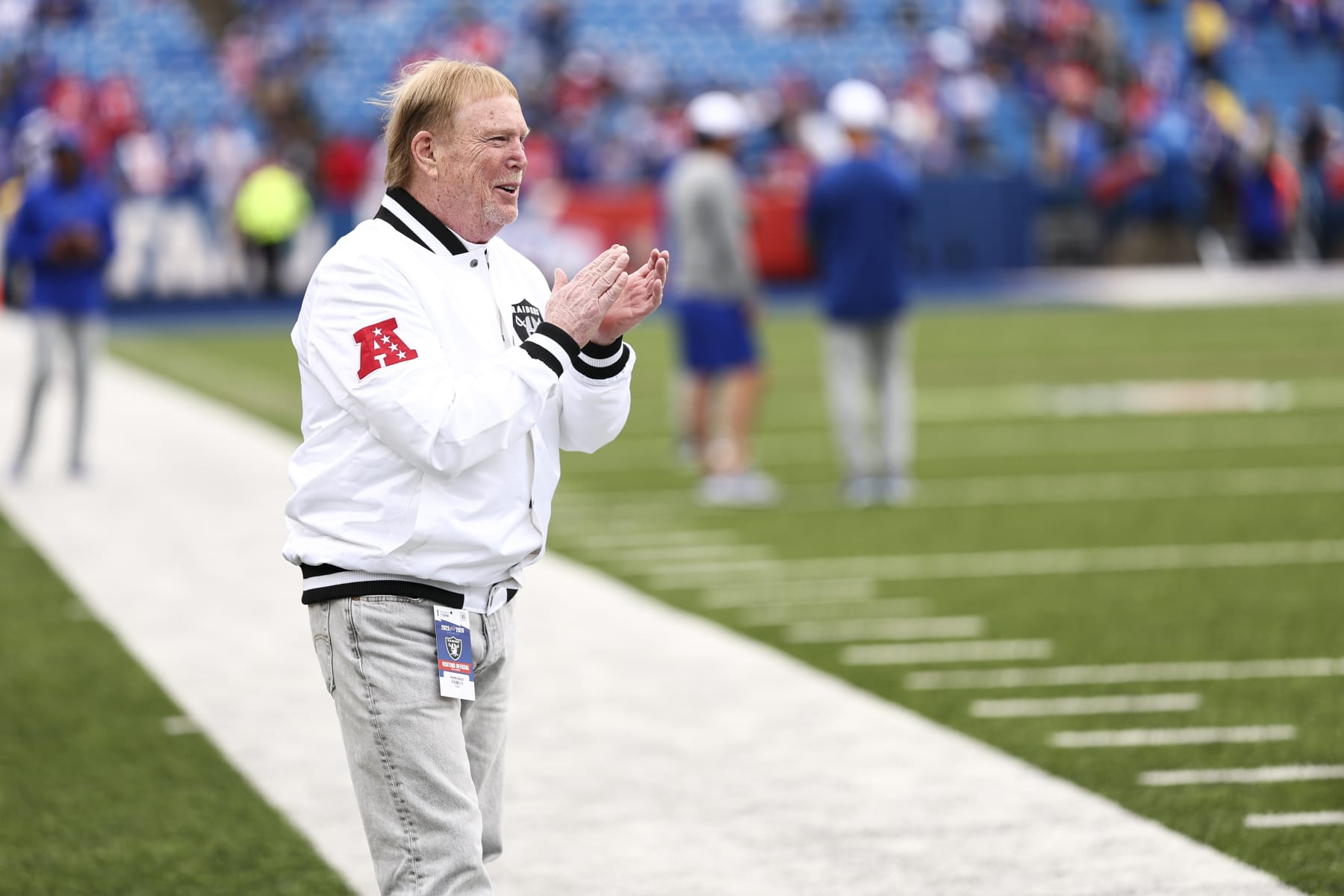 ORCHARD PARK, NY - SEPTEMBER 17: Owner Mark Davis of the Las Vegas Raiders smiles on the sidelines prior to an NFL football game against the Buffalo Bills at Highmark Stadium on September 17, 2023 in Orchard Park, New York. (Photo by Kevin Sabitus/Getty Images)