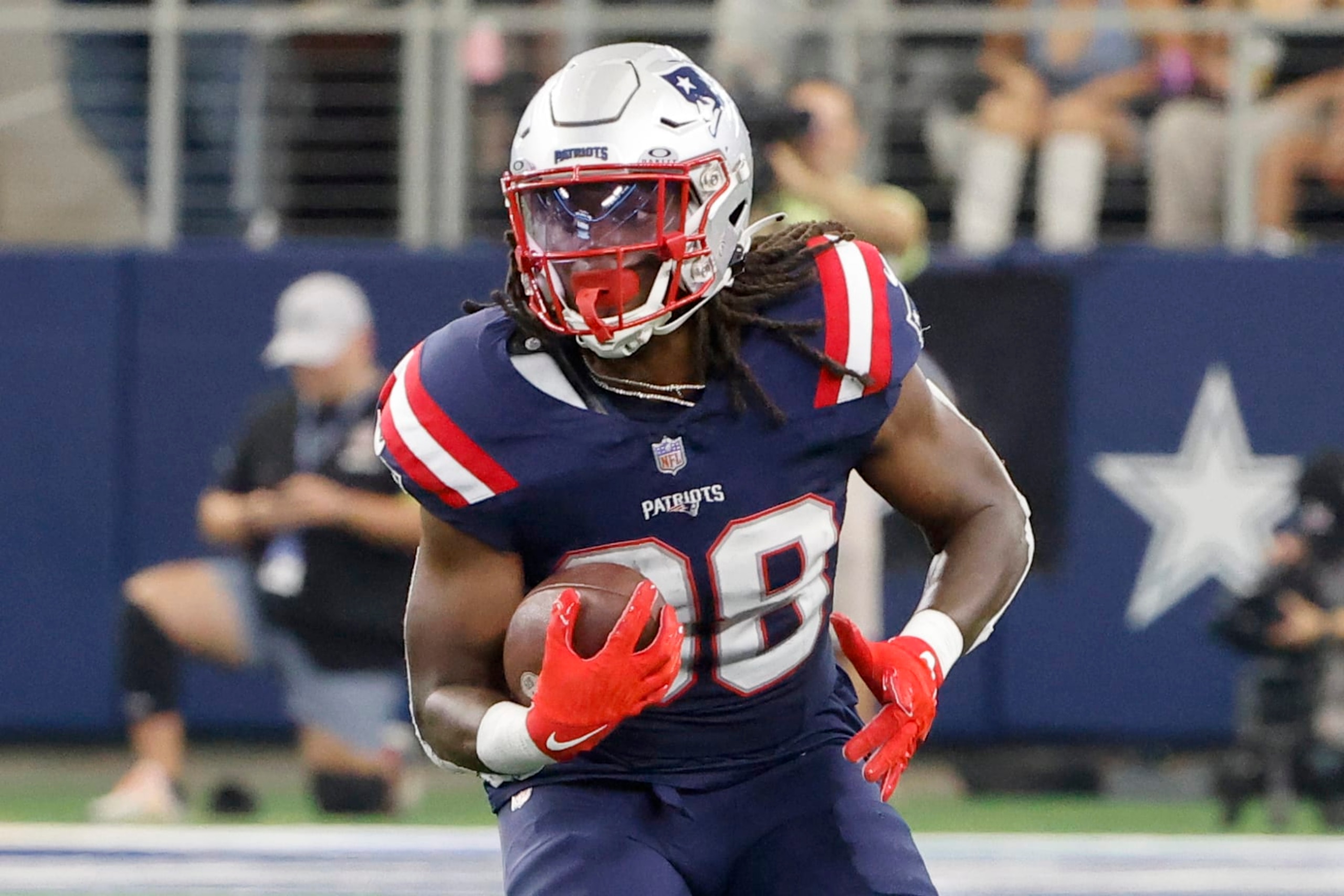Patriots RB Rhamondre Stevenson