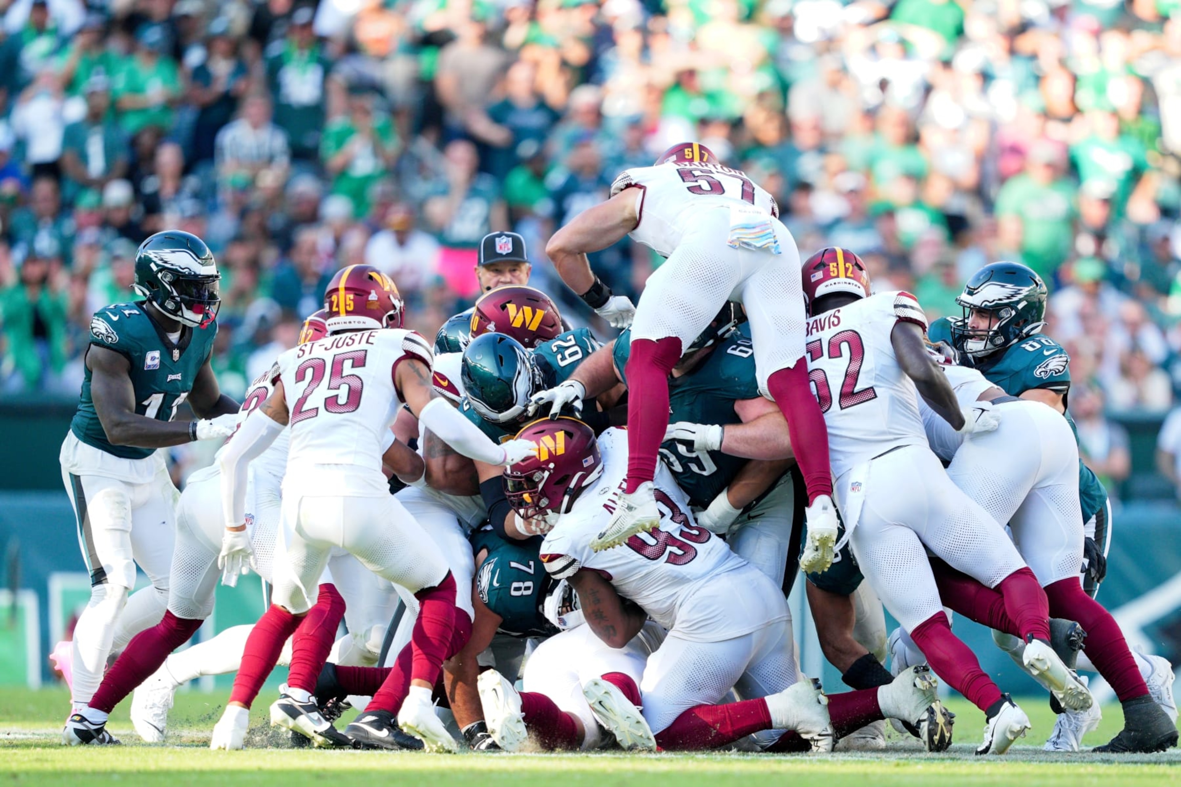 PHILADELPHIA, PA - OCTOBER 01: Philadelphia Eagles run the tush push for a first down during the game between the Philadelphia Eagles and the Washington Commanders on October 1, 2023, at Lincoln Financial Field. (Photo by Andy Lewis/Icon Sportswire via Getty Images)