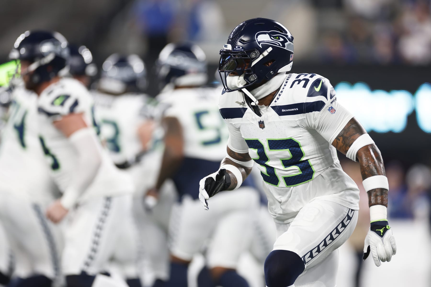 EAST RUTHERFORD, NEW JERSEY - OCTOBER 02: Jamal Adams #33 of the Seattle Seahawks warms-up prior to a game against the New York Giants at MetLife Stadium on October 02, 2023 in East Rutherford, New Jersey. (Photo by Sarah Stier/Getty Images) EAST RUTHERFORD, NEW JERSEY - OCTOBER 02: Jamal Adams #33 of the Seattle Seahawks warms-up prior to a game against the New York Giants at MetLife Stadium on October 02, 2023 in East Rutherford, New Jersey. (Photo by Sarah Stier/Getty Images)