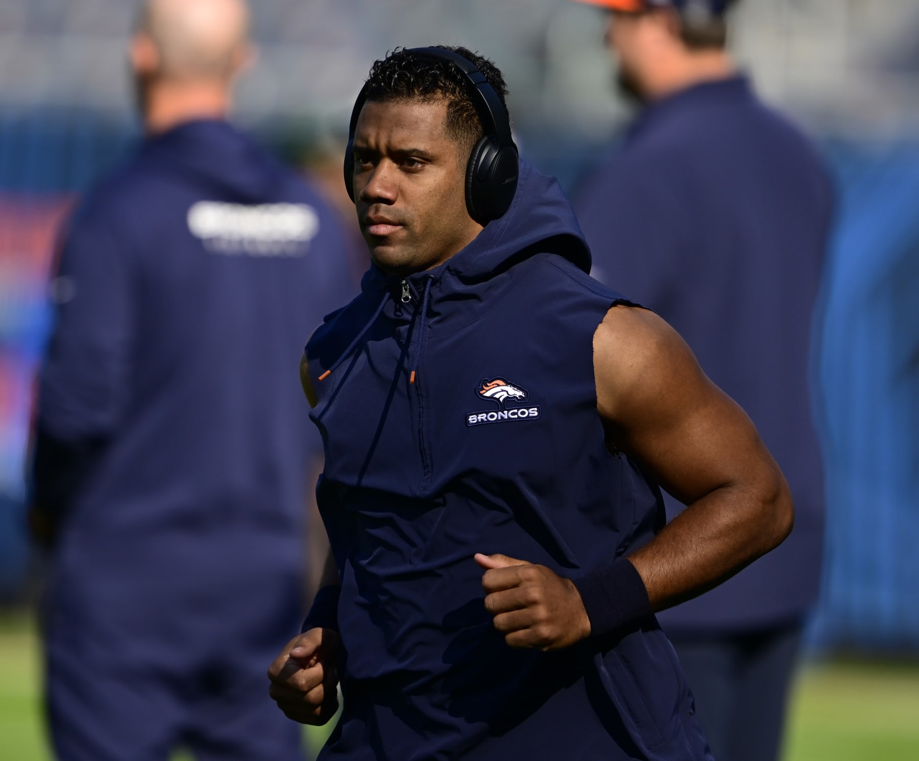 CHICAGO, IL - OCTOBER 01: Denver Broncos quarterback Russell Wilson (3) on the field to warm up before the game against the Chicago Bears at Soldier Field October 01, 2023. (Photo by Andy Cross/MediaNews Group/The Denver Post via Getty Images)